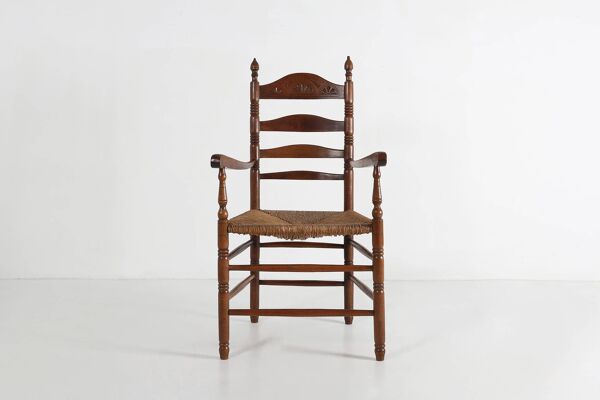 Fauteuil ancien en bois avec assise en rotin, France vers 1900