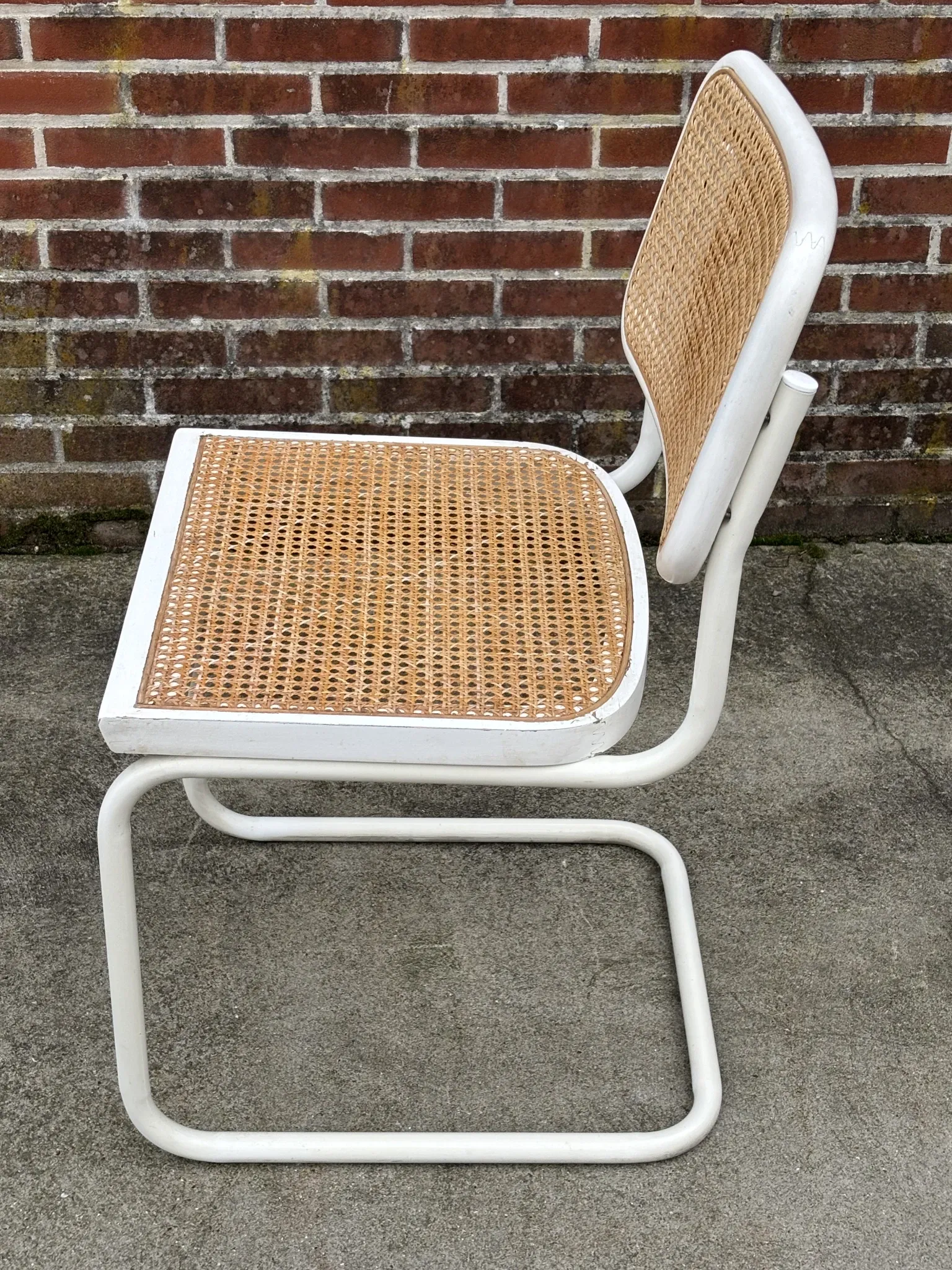 Cesca design chair b32 model in white