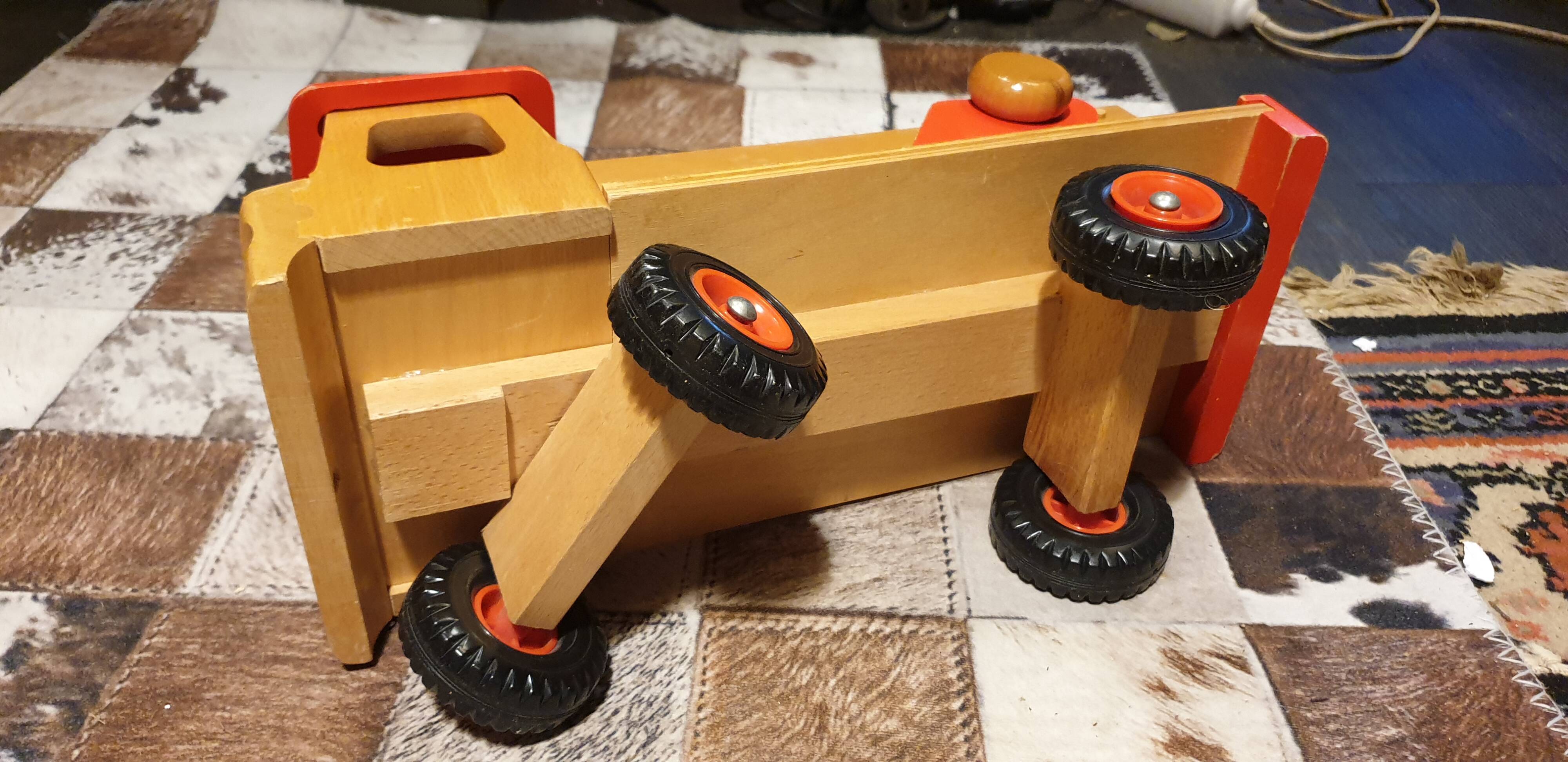 Solid wood ladder truck