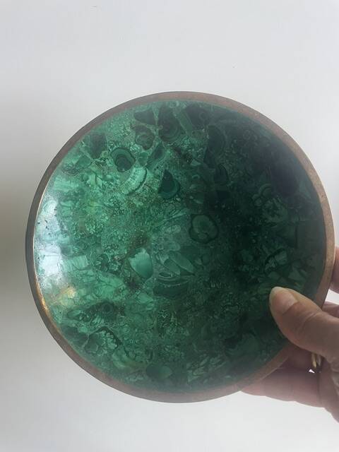 Bowls in natural malachite with brass edges - 1970s