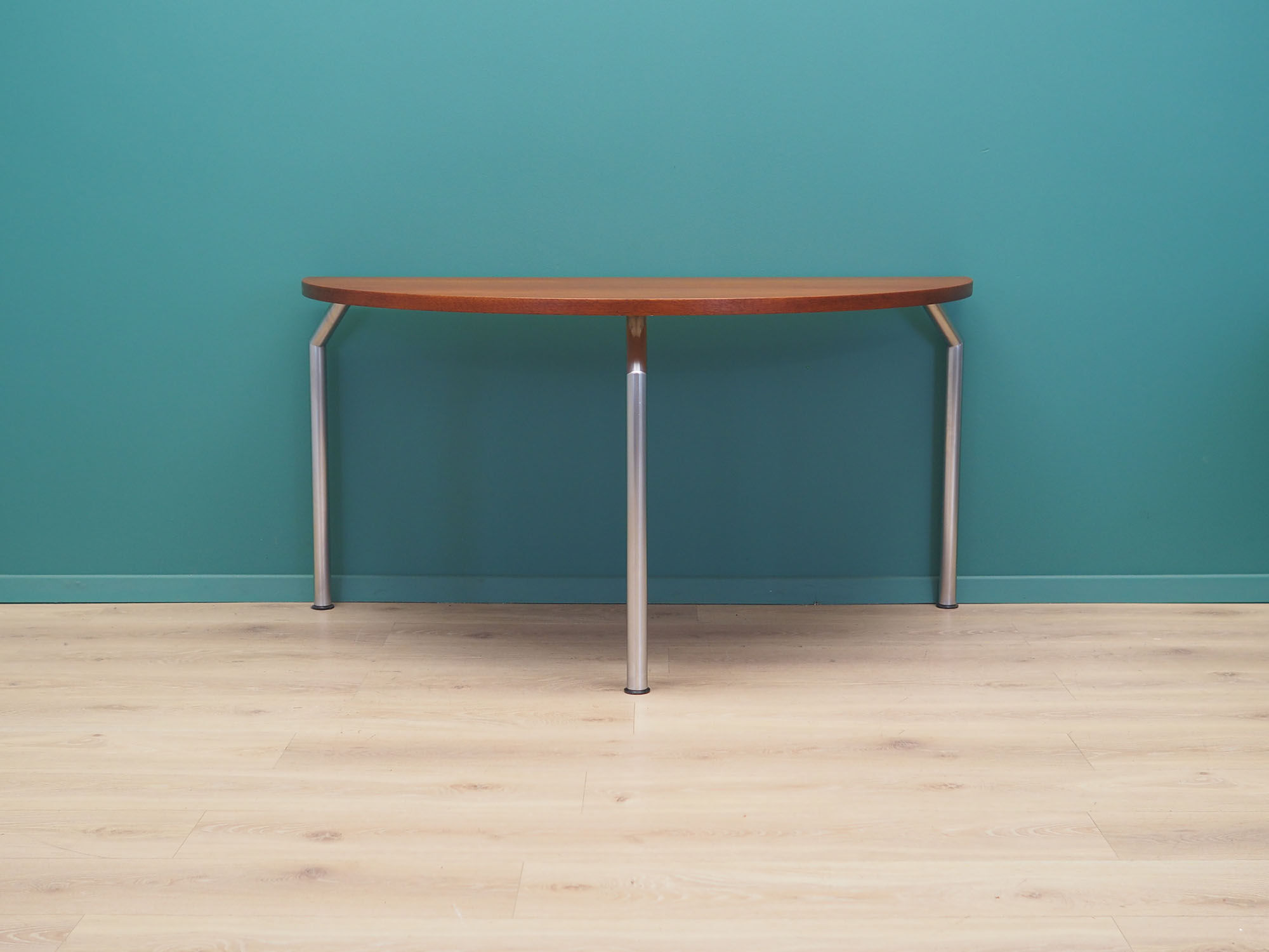 Table demi-ronde en teck, design danois, années 1970, fabricant: Bent Krogh