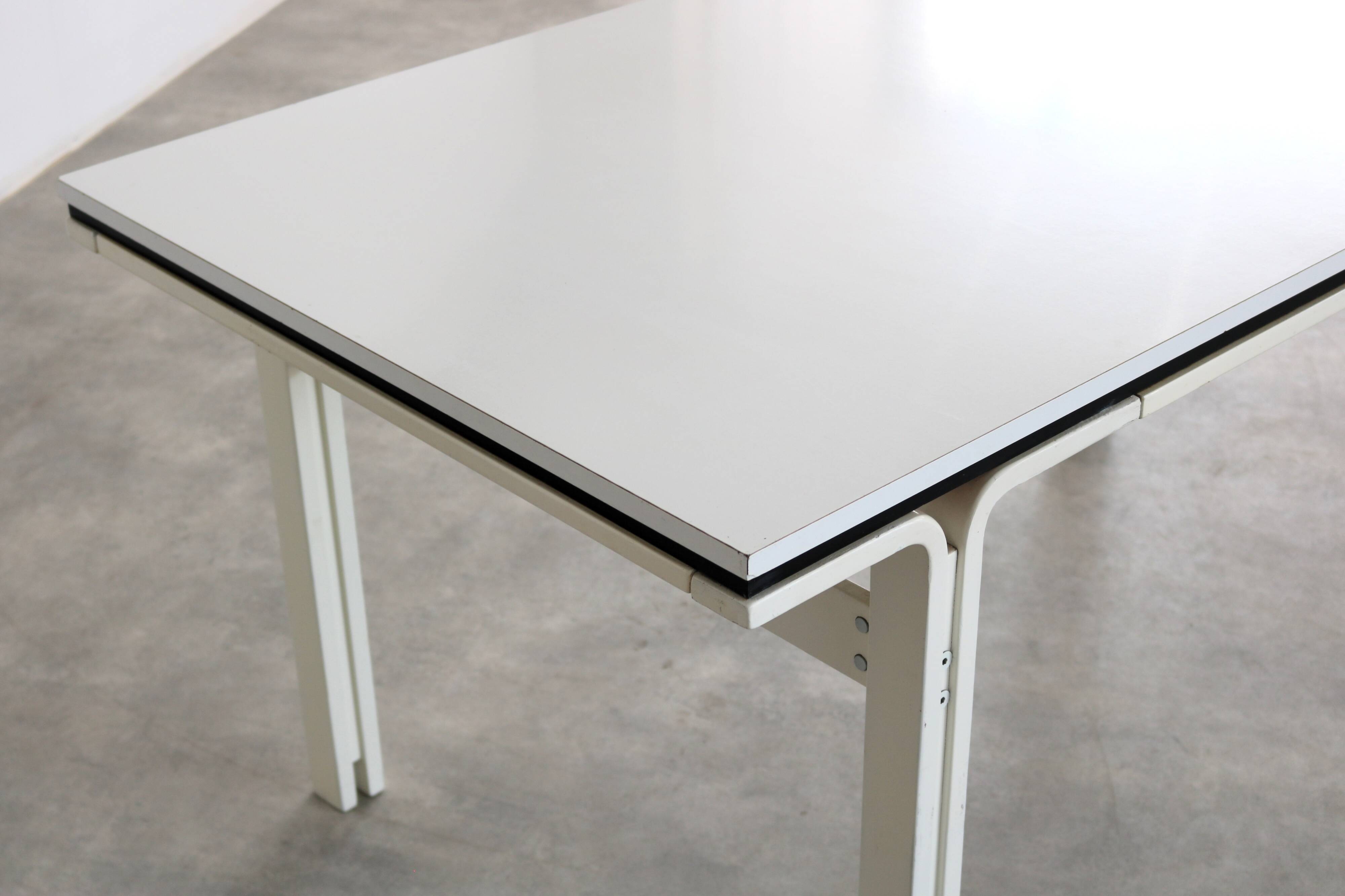 vintage dining table | table | 70s | Pastoe