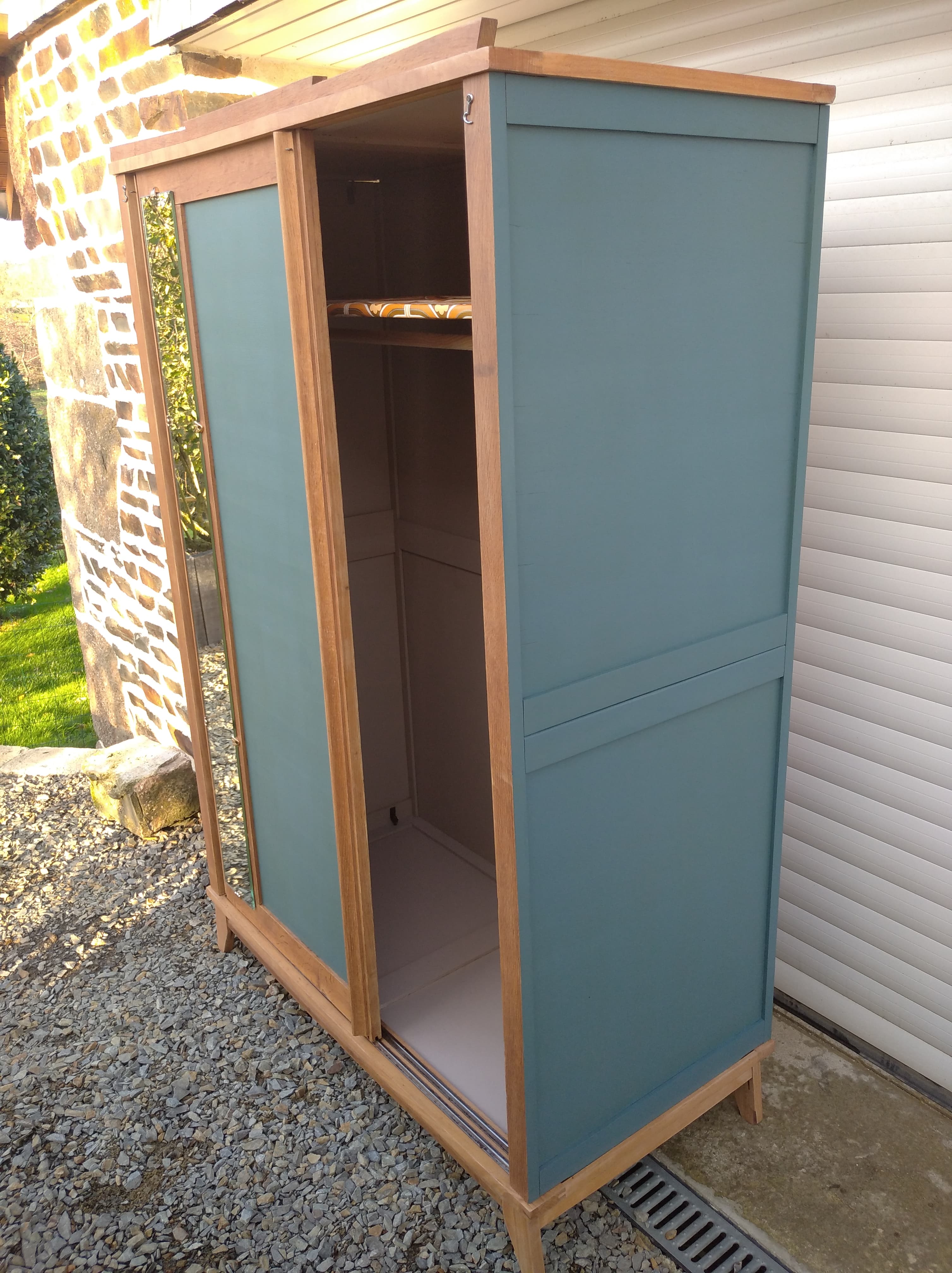 Vintage wardrobe feet compass sliding doors