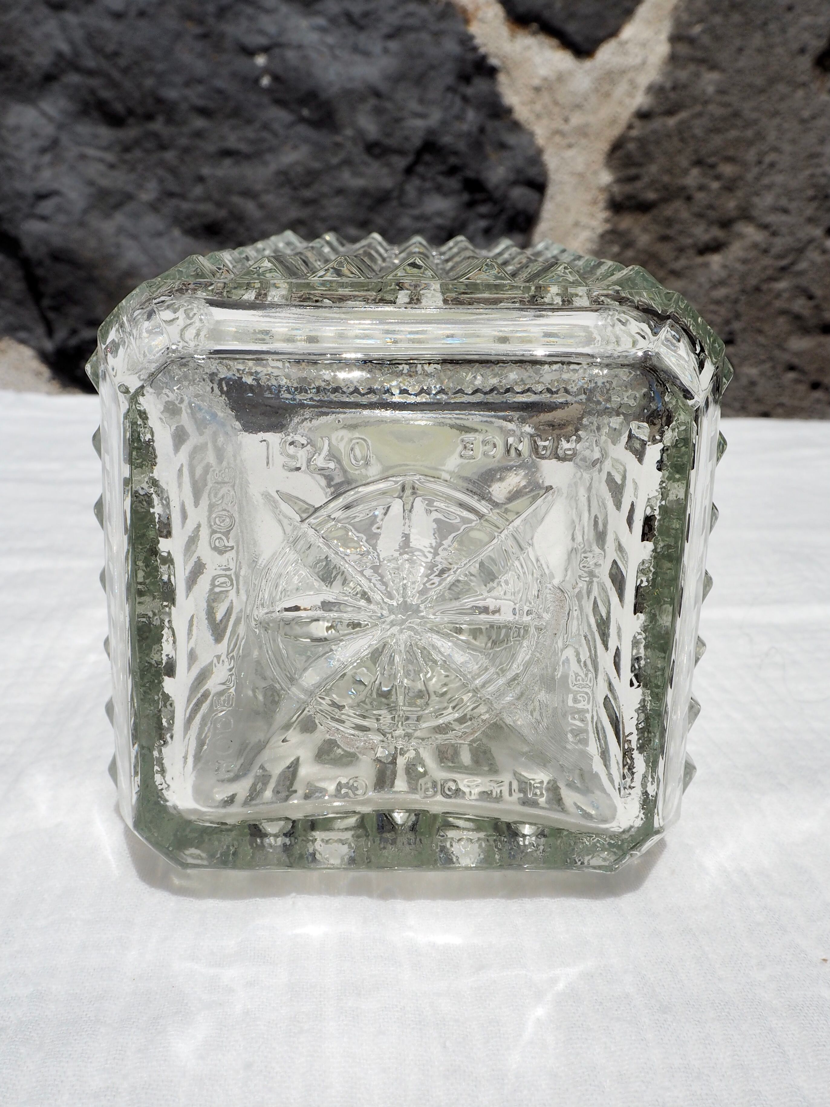 Glass whisky decanter