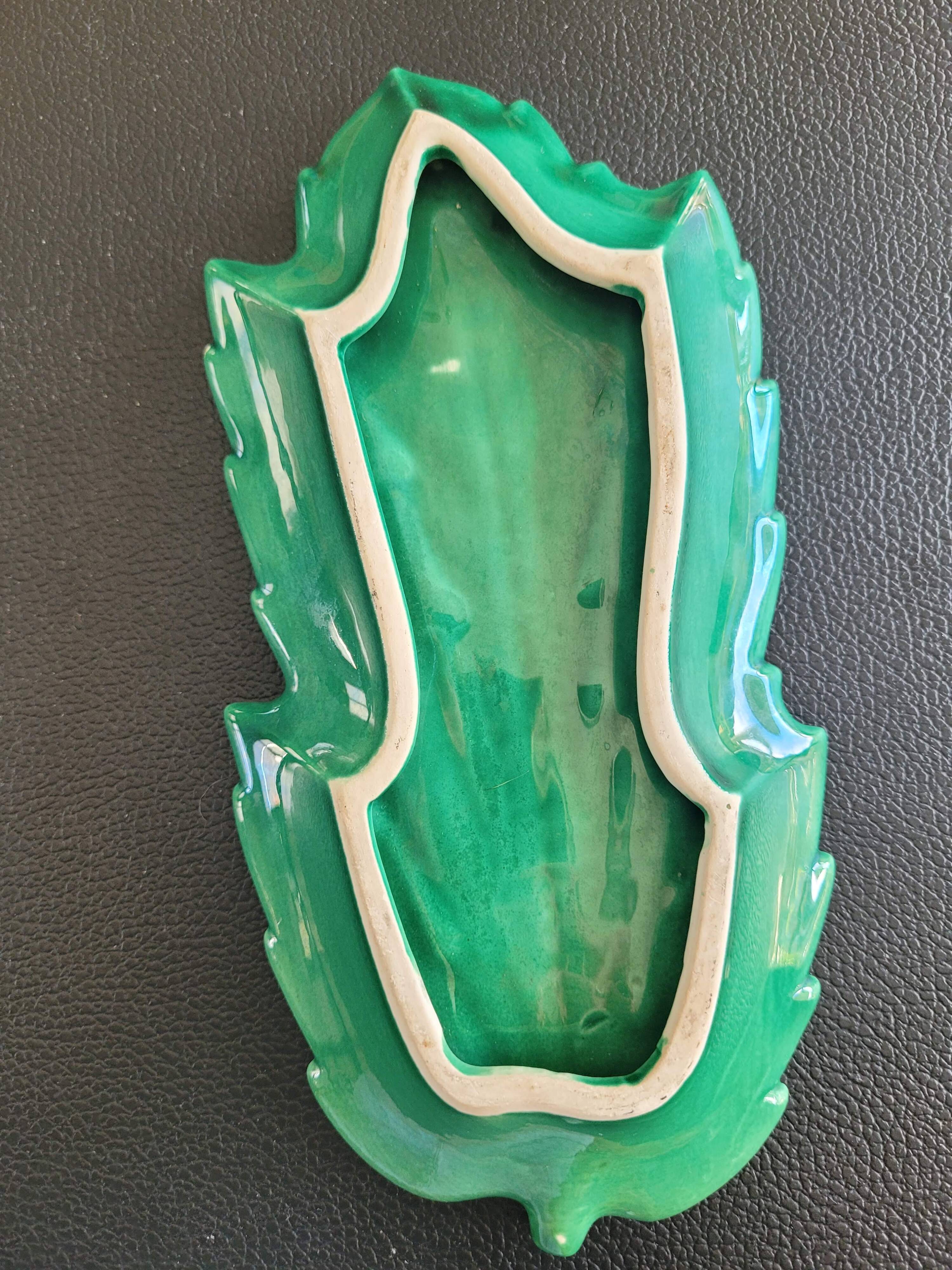 Green porcelain dandelion leaf bowl