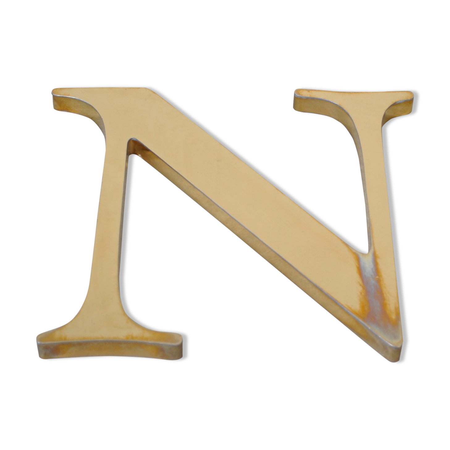 Lettre enseigne en métal dorée "N" 1980
