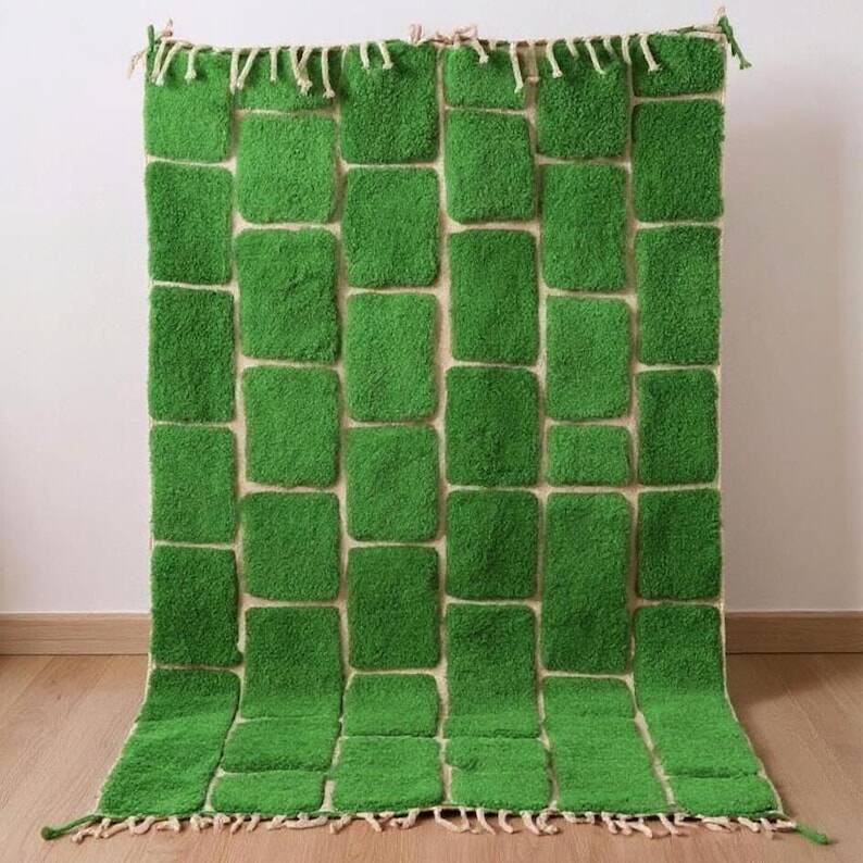 Handmade pure wool rug, traditional green, size 150 x 250 cm