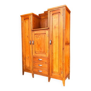 Armoire Art Déco asymétrique,