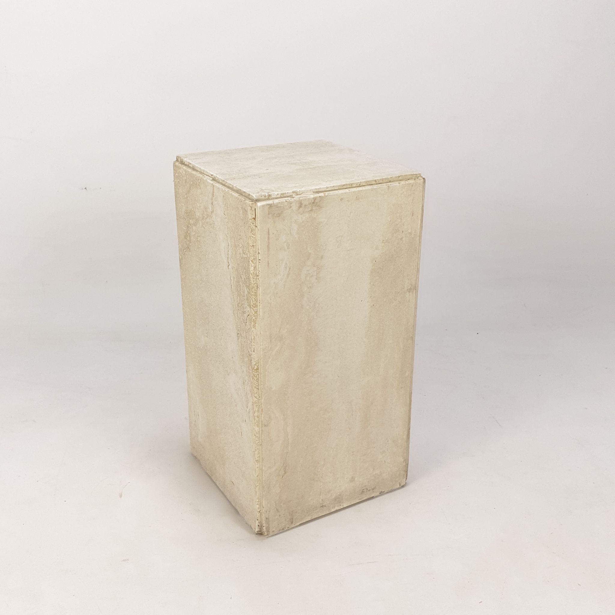 Italian travertine side table or pedestal, 1980's