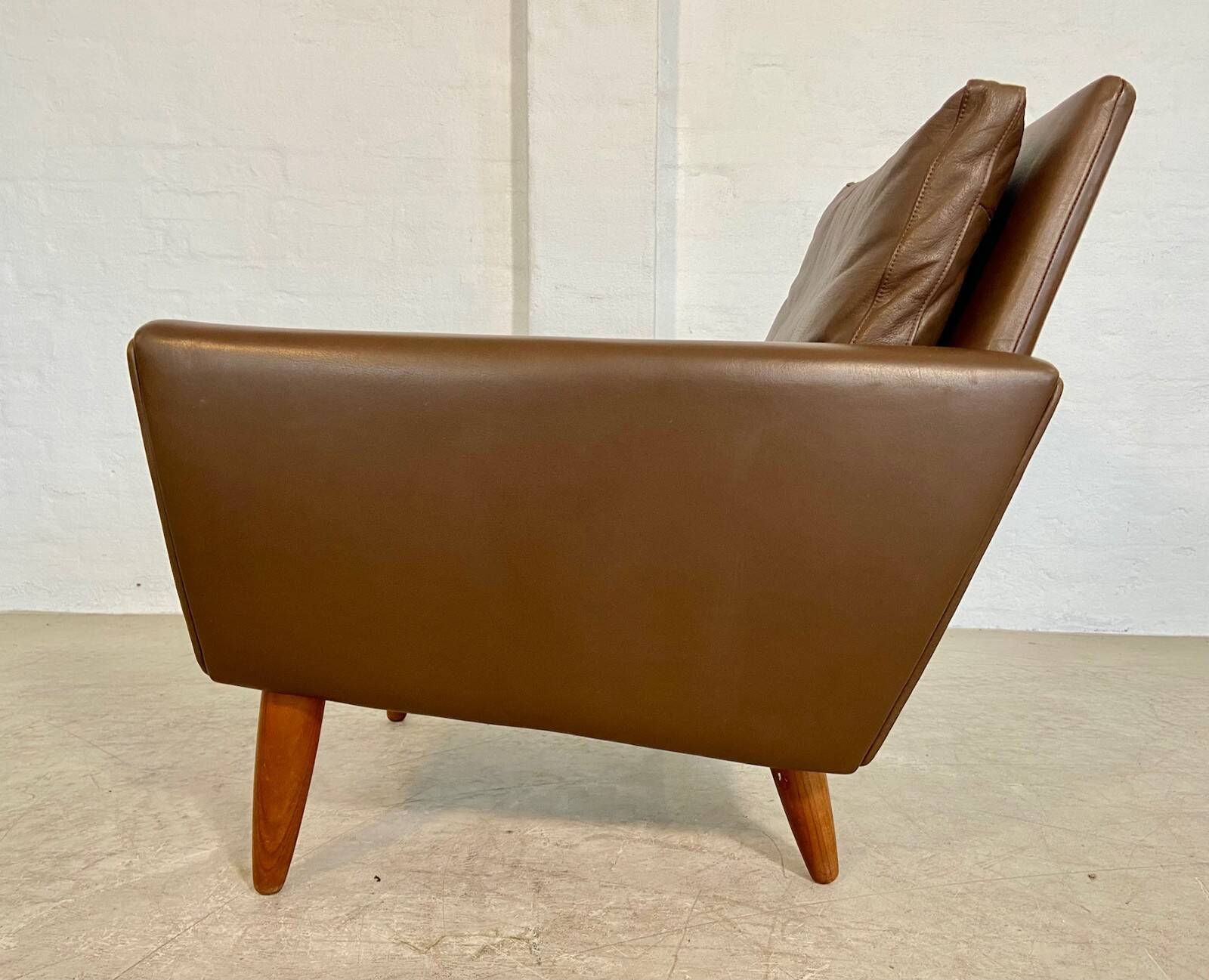Vintage retro Danish mid-century G. Thams club chair in brown leather 60s