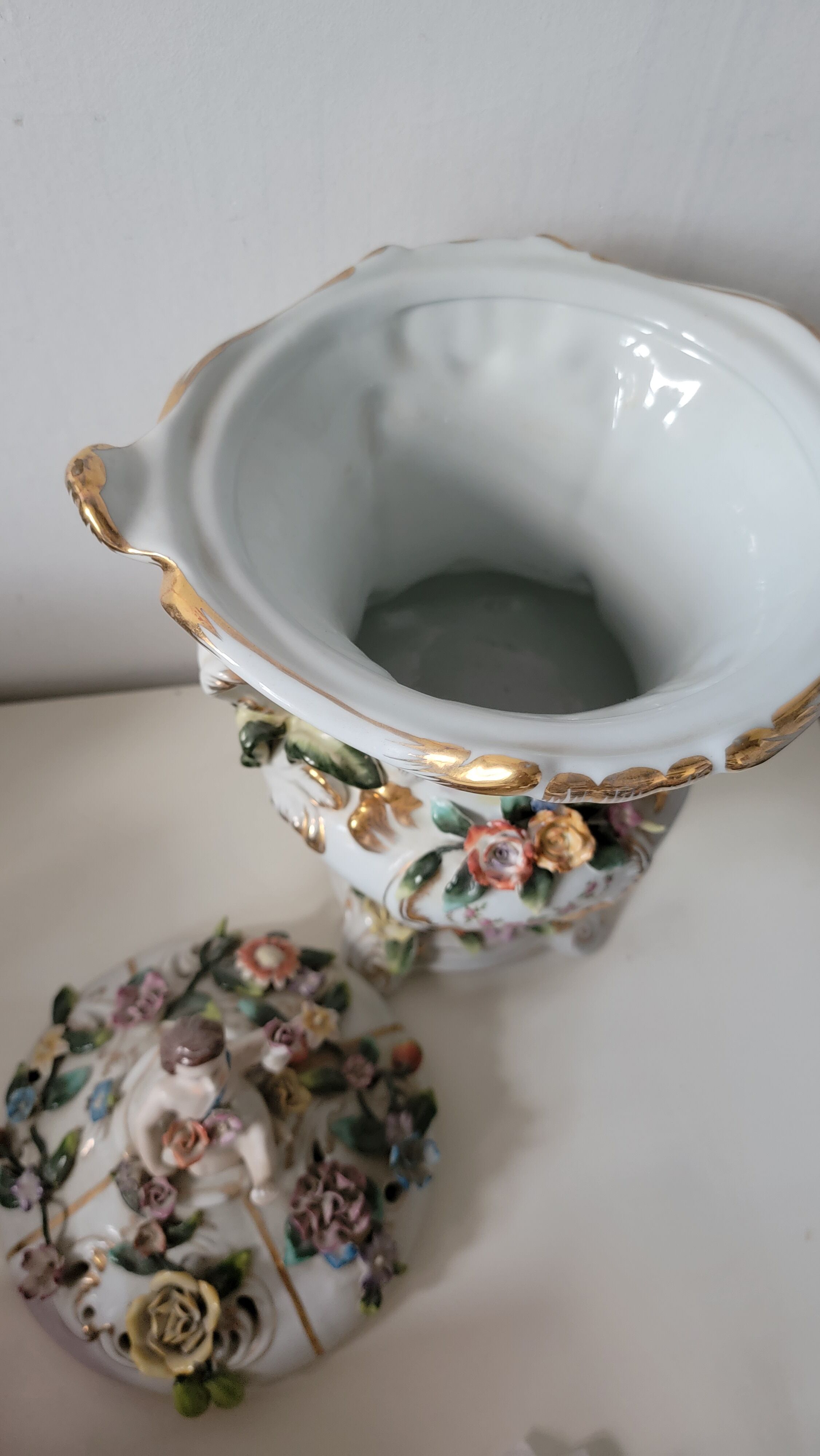 Rococo vase with lid