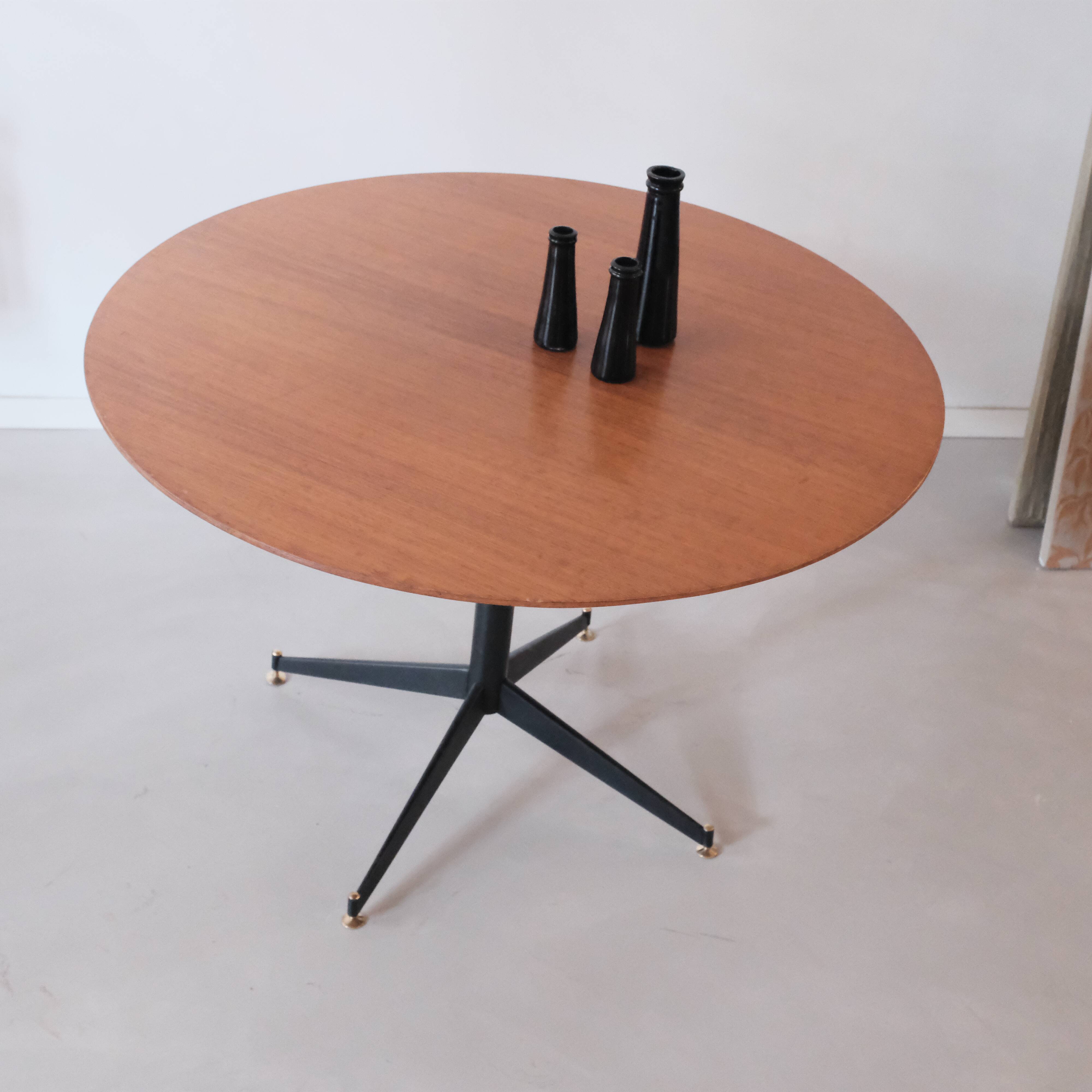 Vintage design round table, Italy, circa 1950.