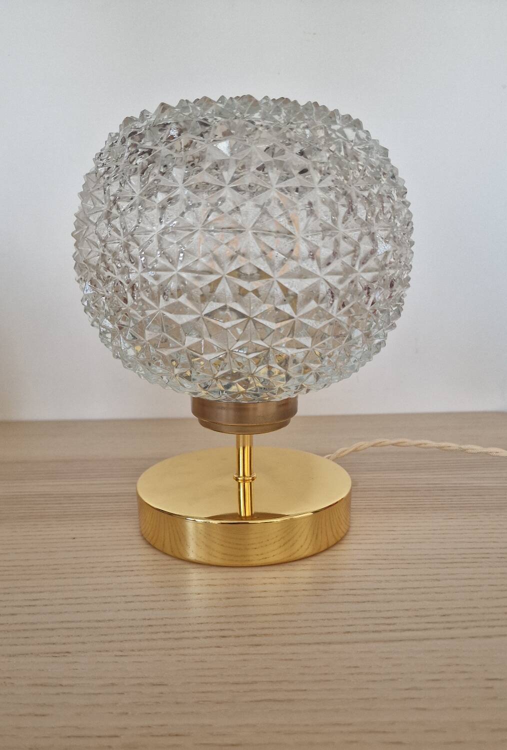 Touch lamp, vintage cut glass, diamond pattern