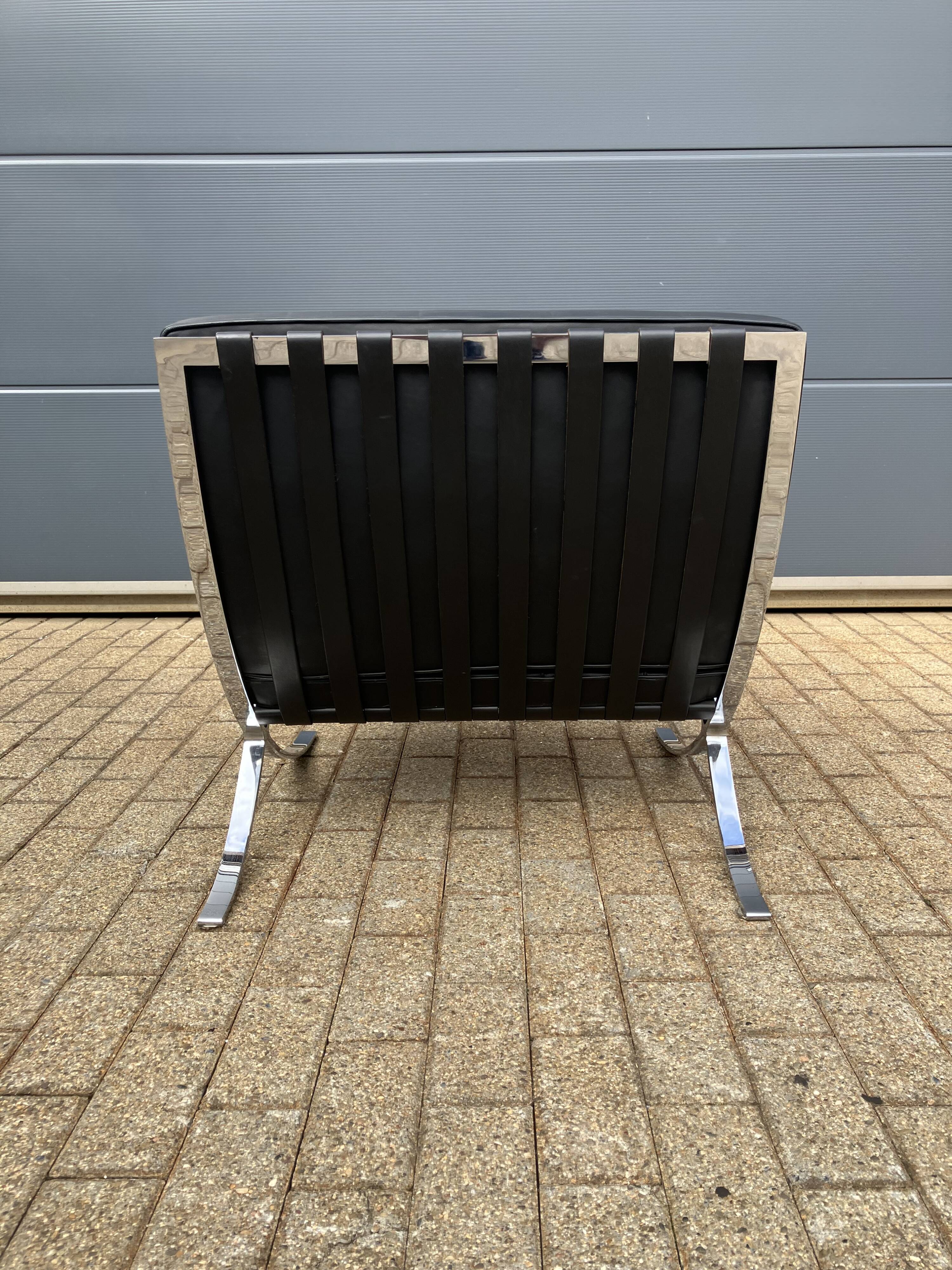 Originele Knoll Barcelona chair Mies Van Der Rohe , Zo goed als nieuw!!