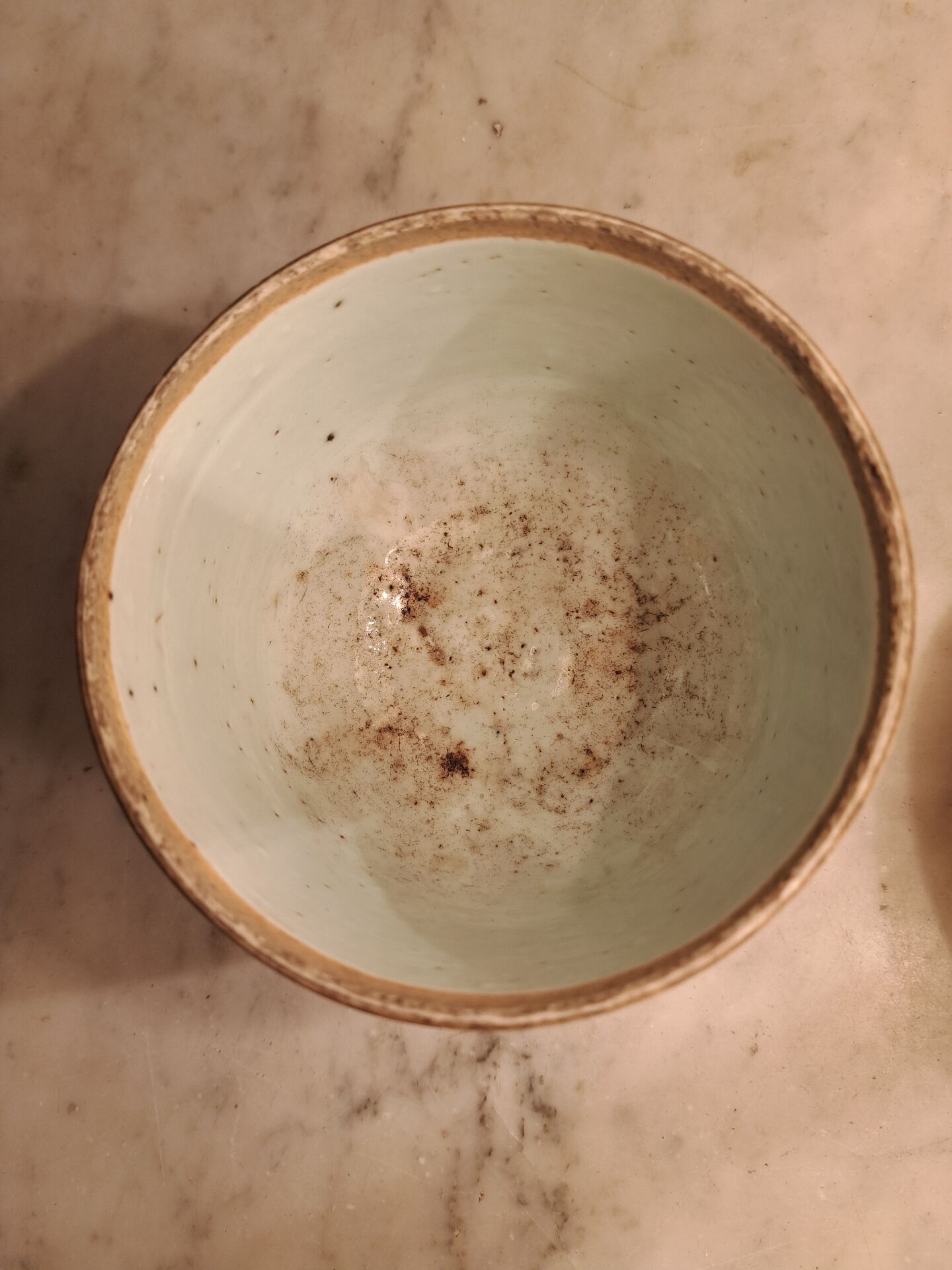 18th-century Chinese pot Qianlong in porcelain