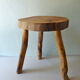 Tabouret de vacher tripode en bois massif