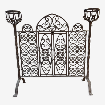 Fire screen forming iron forge style neo gothic nineteenth century