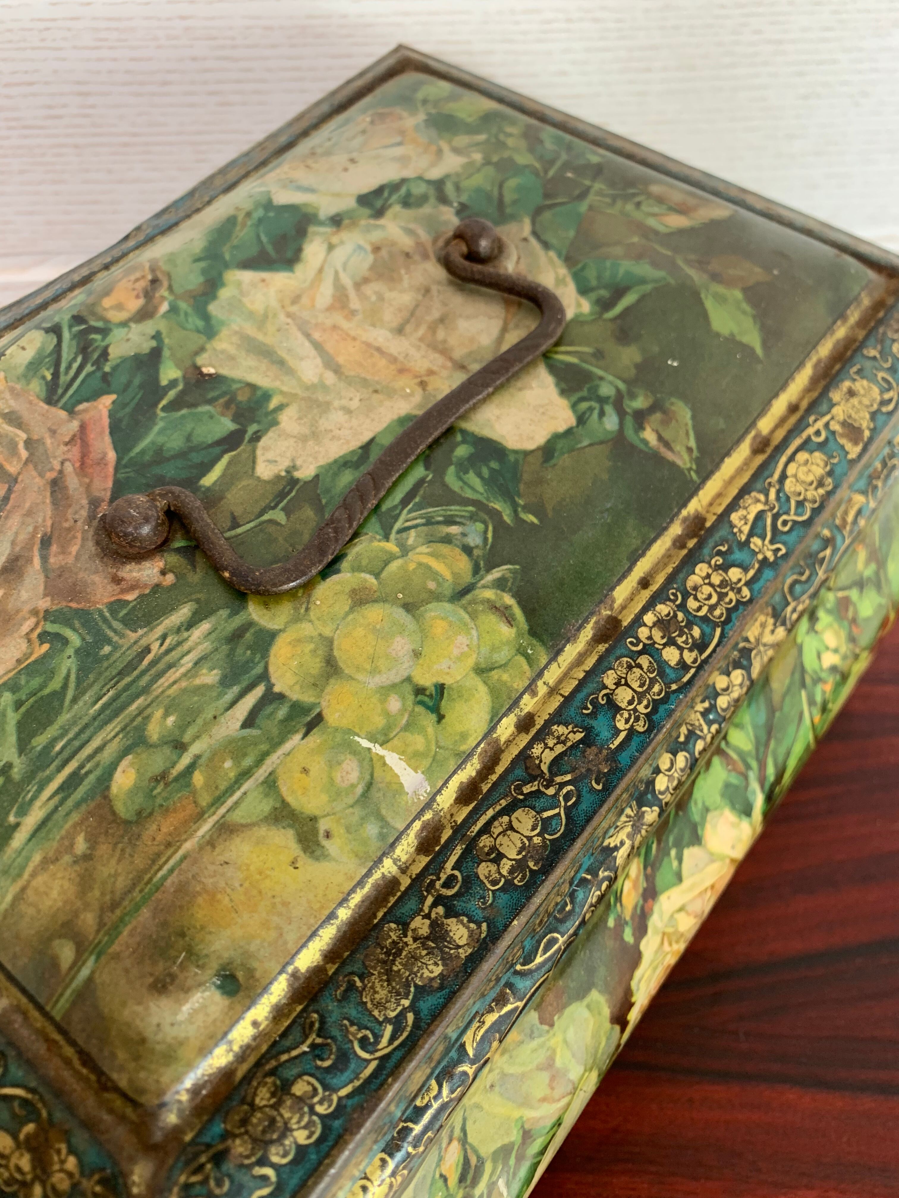 Old and large lithographed sheet metal box Japanese decoration