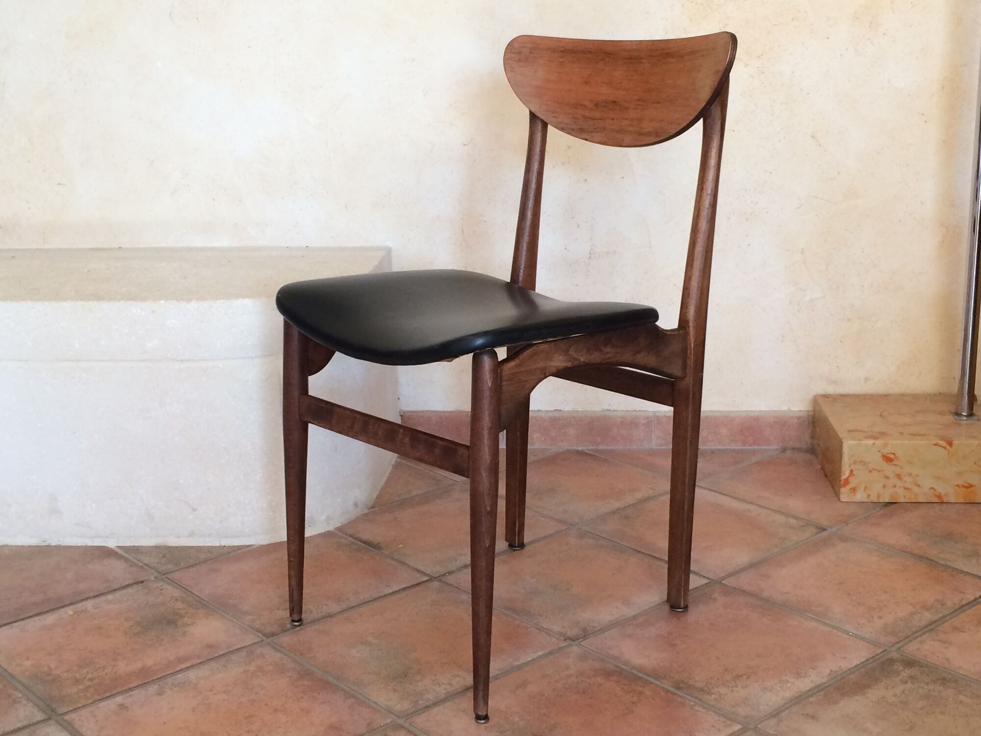 Set of 4 scandinavian chairs  1960