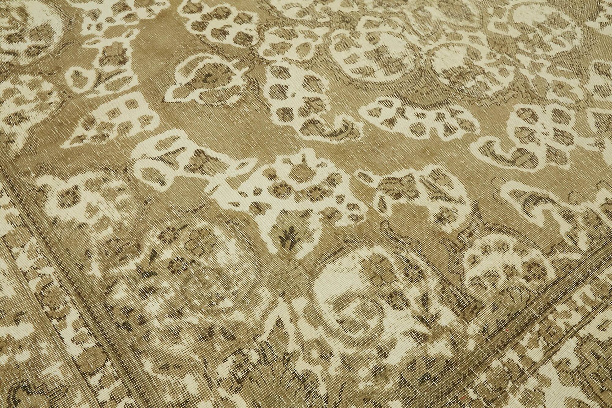 286 cm x 374 cm beige wool carpet