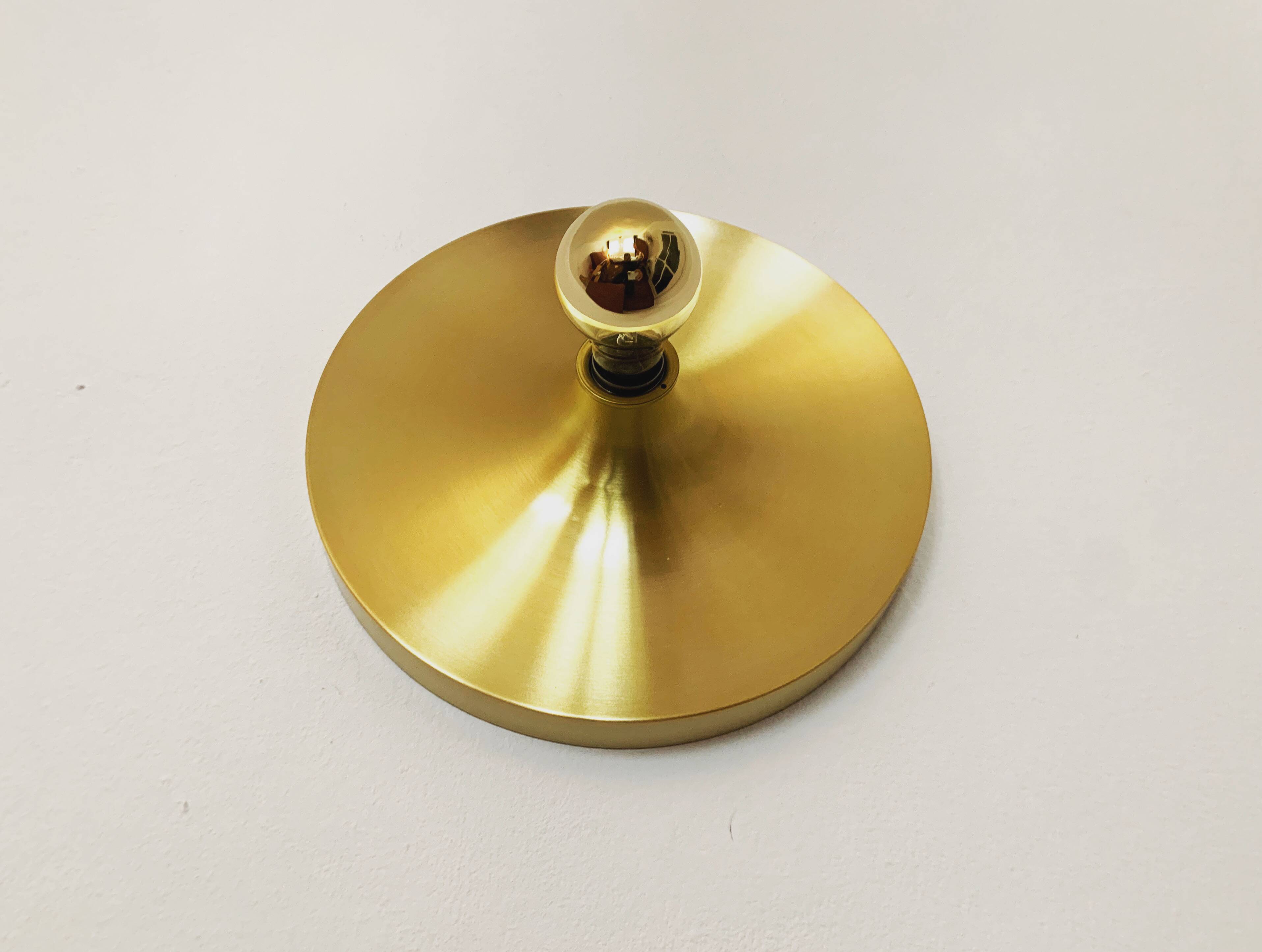 Lampe murale ou de plafond de l'ère spatiale des années 1970