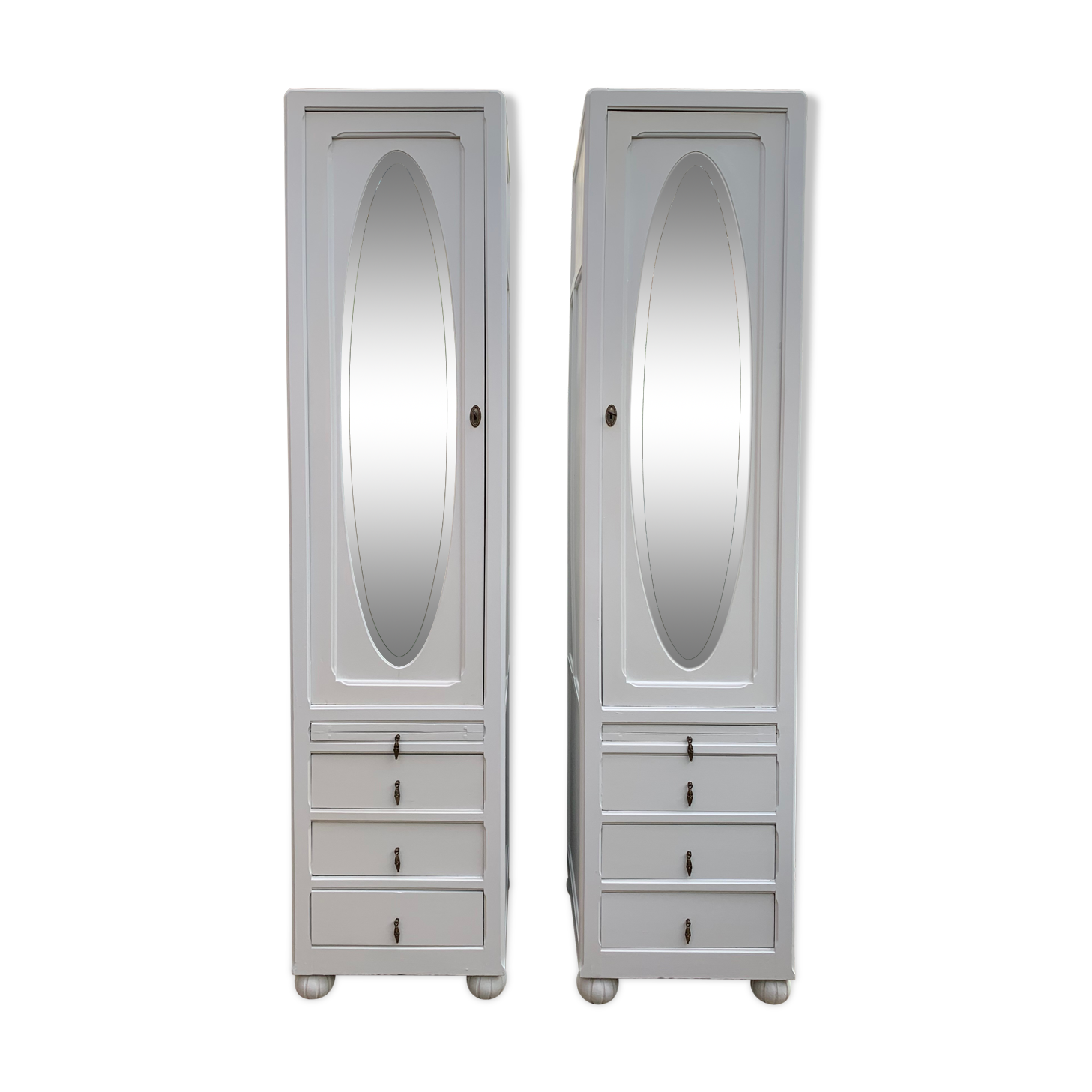 1930s Parisian double wardrobe