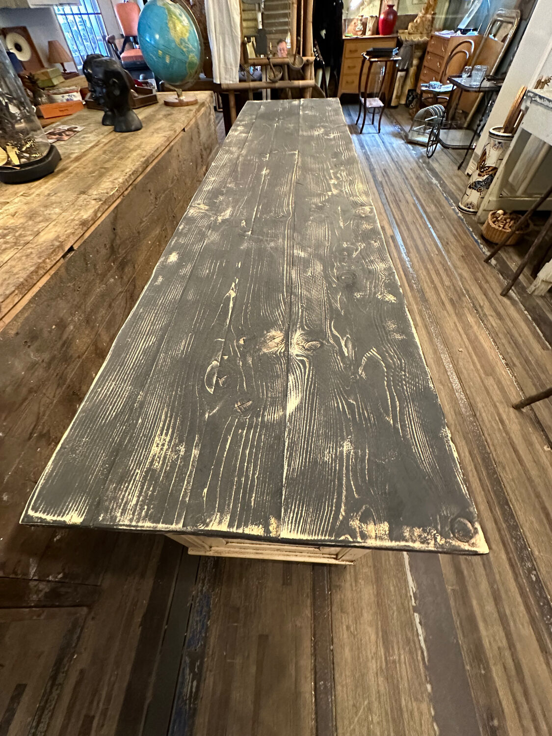 Countertop or loom cabinet with panel drawers