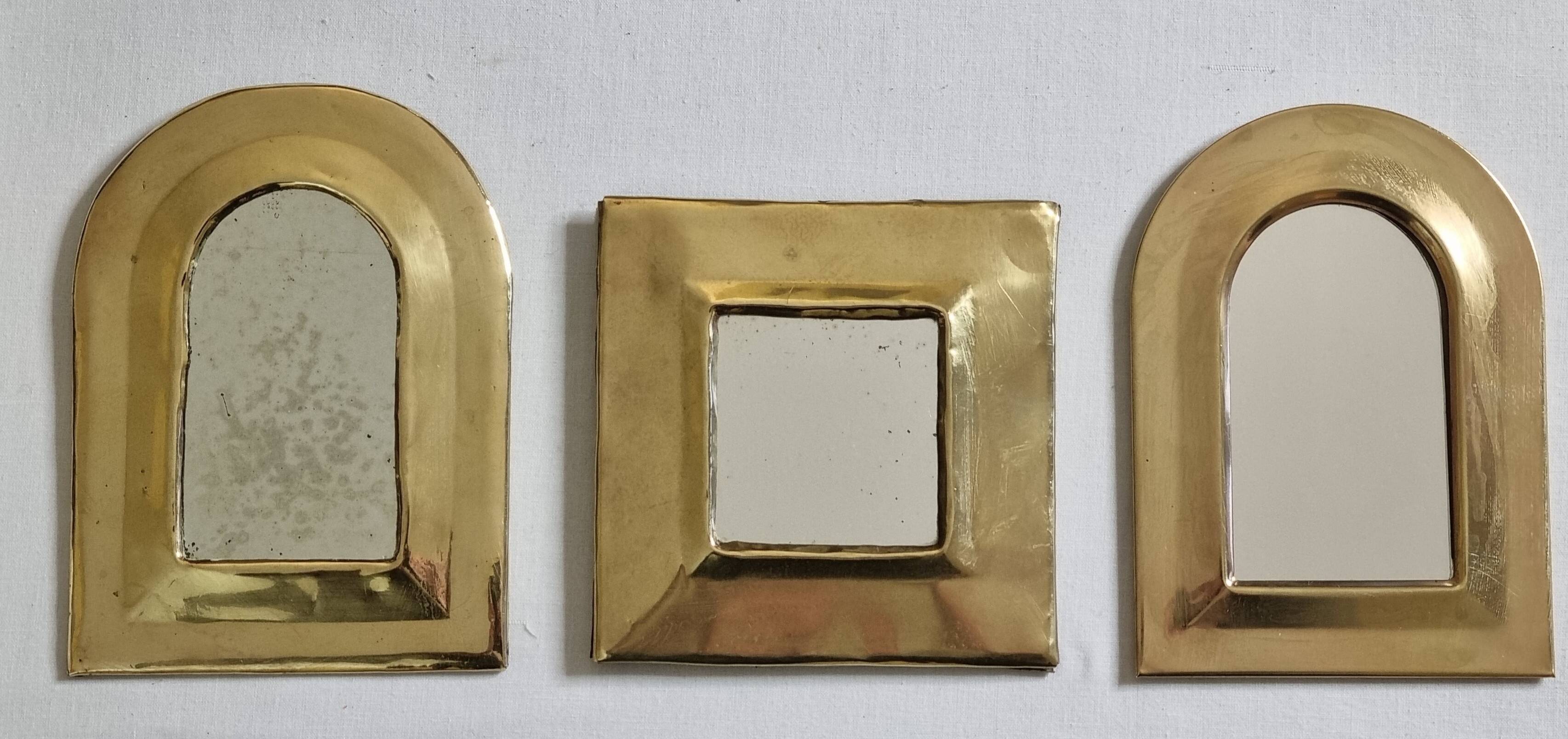 Ensemble de 3 miroirs en laiton formes arche et carré 11 x 15 cm