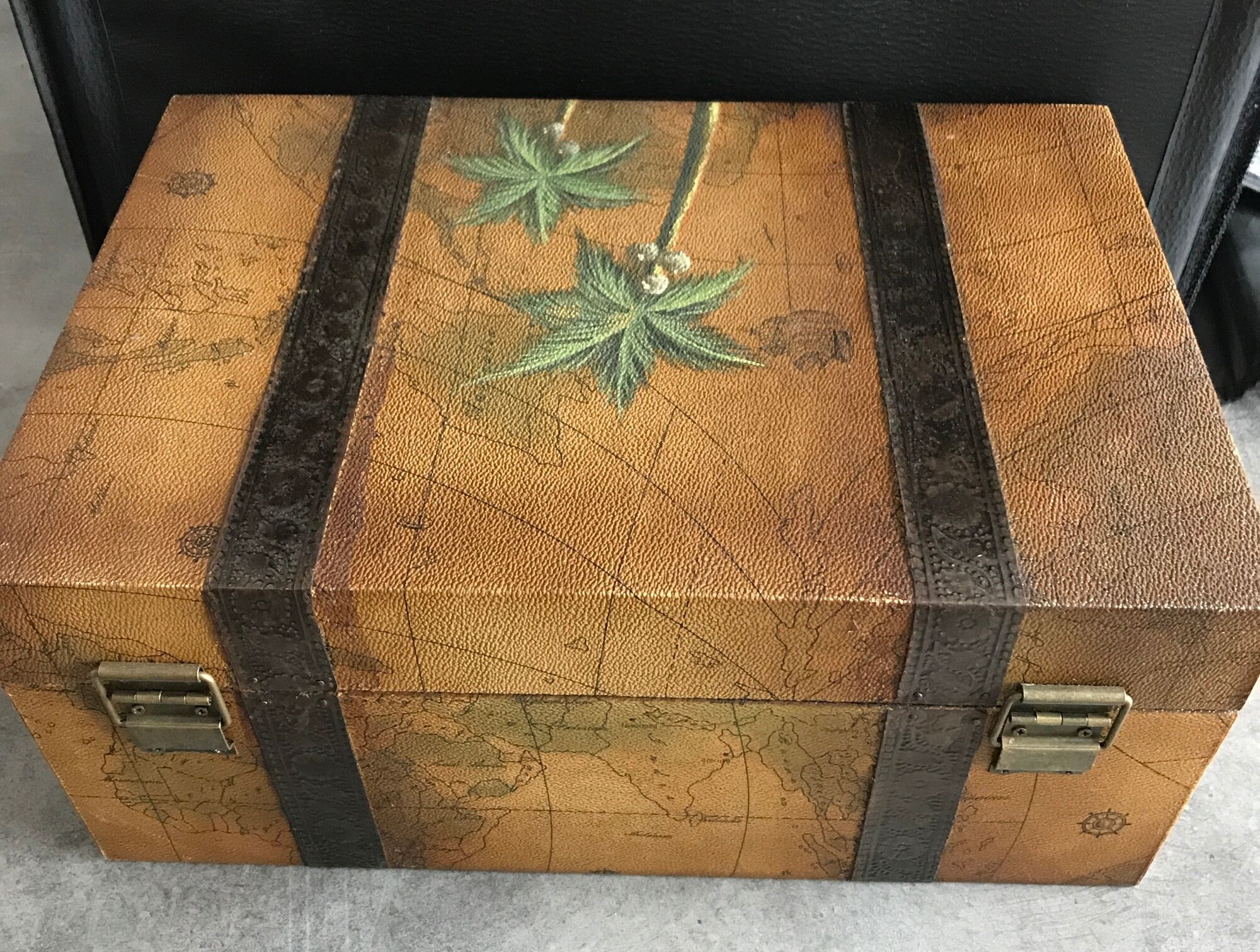 Vintage chest hand painted robinson treasure of the galleon