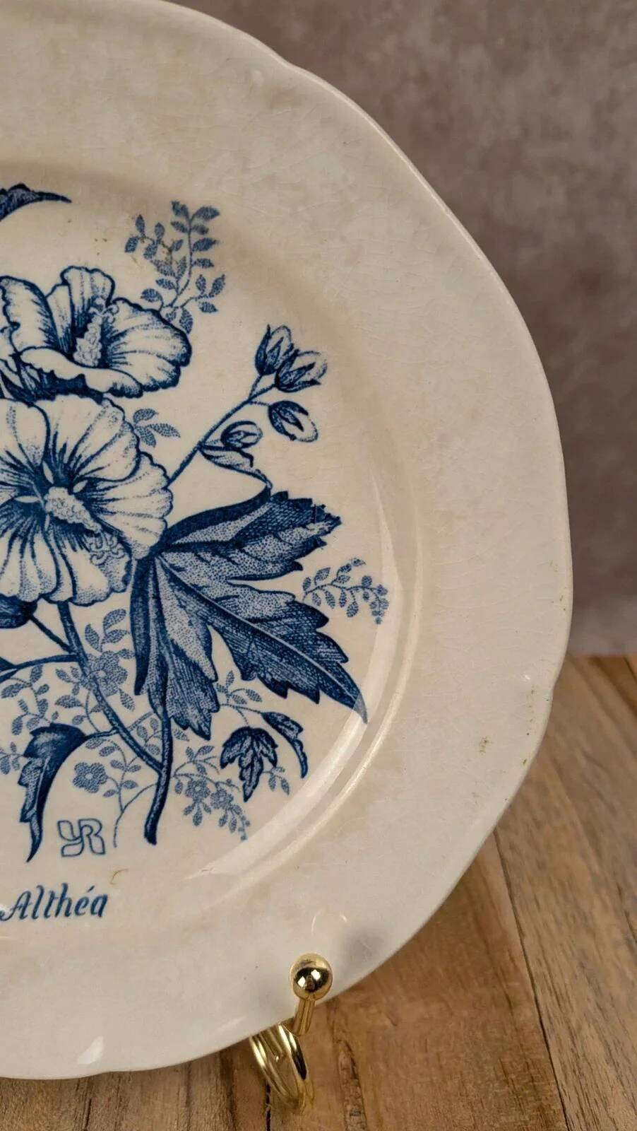 Antique Gien plate model Althéa