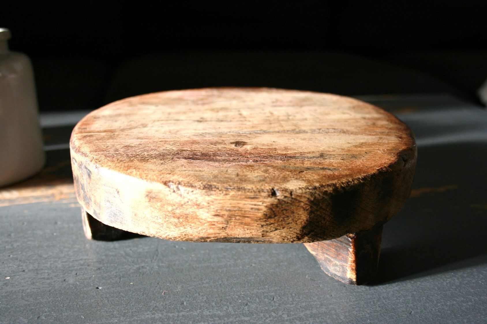 Brutalist cutting board, wooden decoration