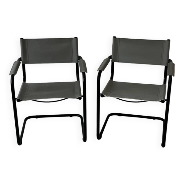 Duo de chaises design attribué à Matteo Grassi