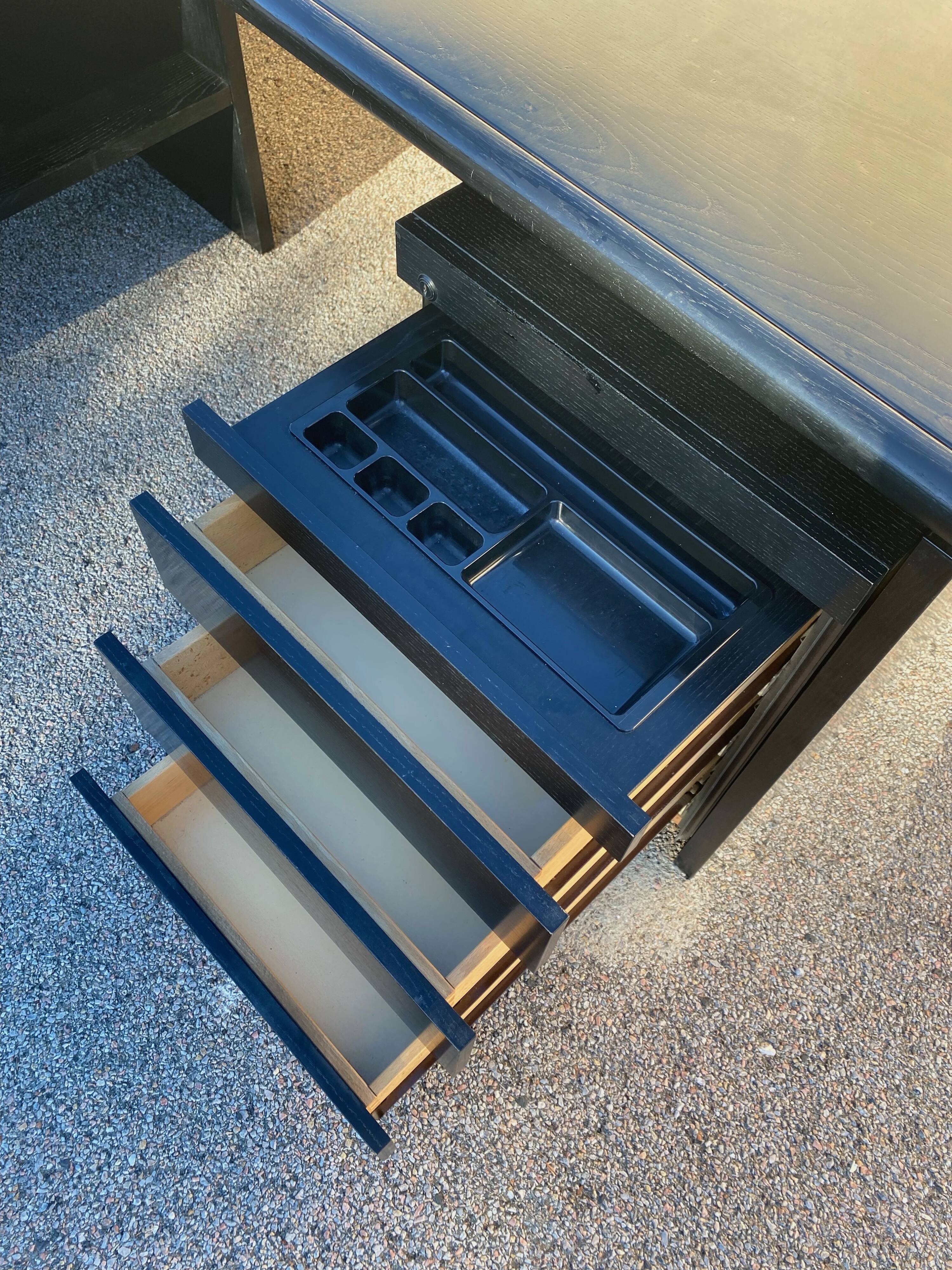Important office with return, Italian design, black lacquered wood, Nègroni edition, late 80s