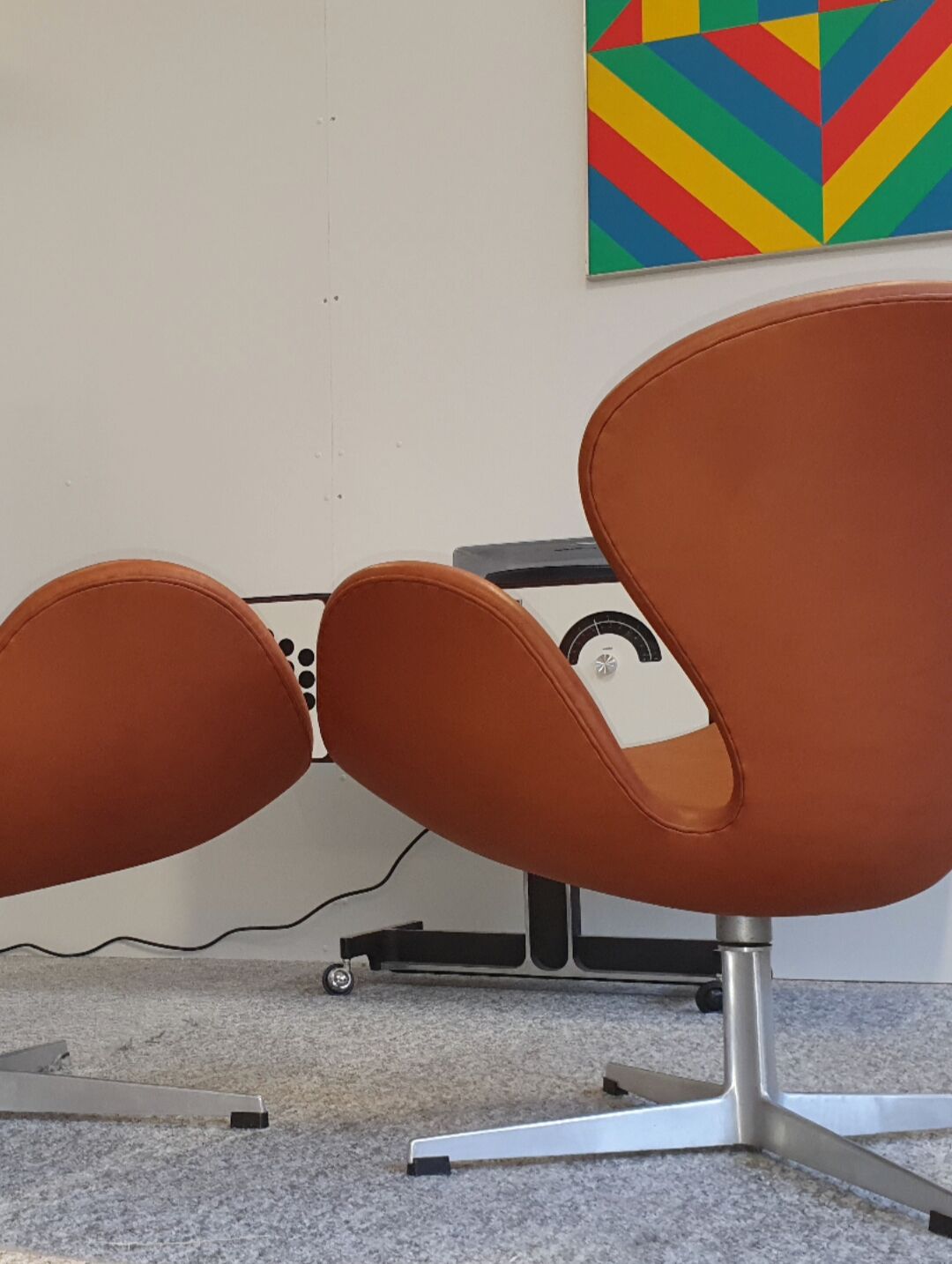 Pair of Swan armchairs by Arne Jacobsen for Fritz Hansen