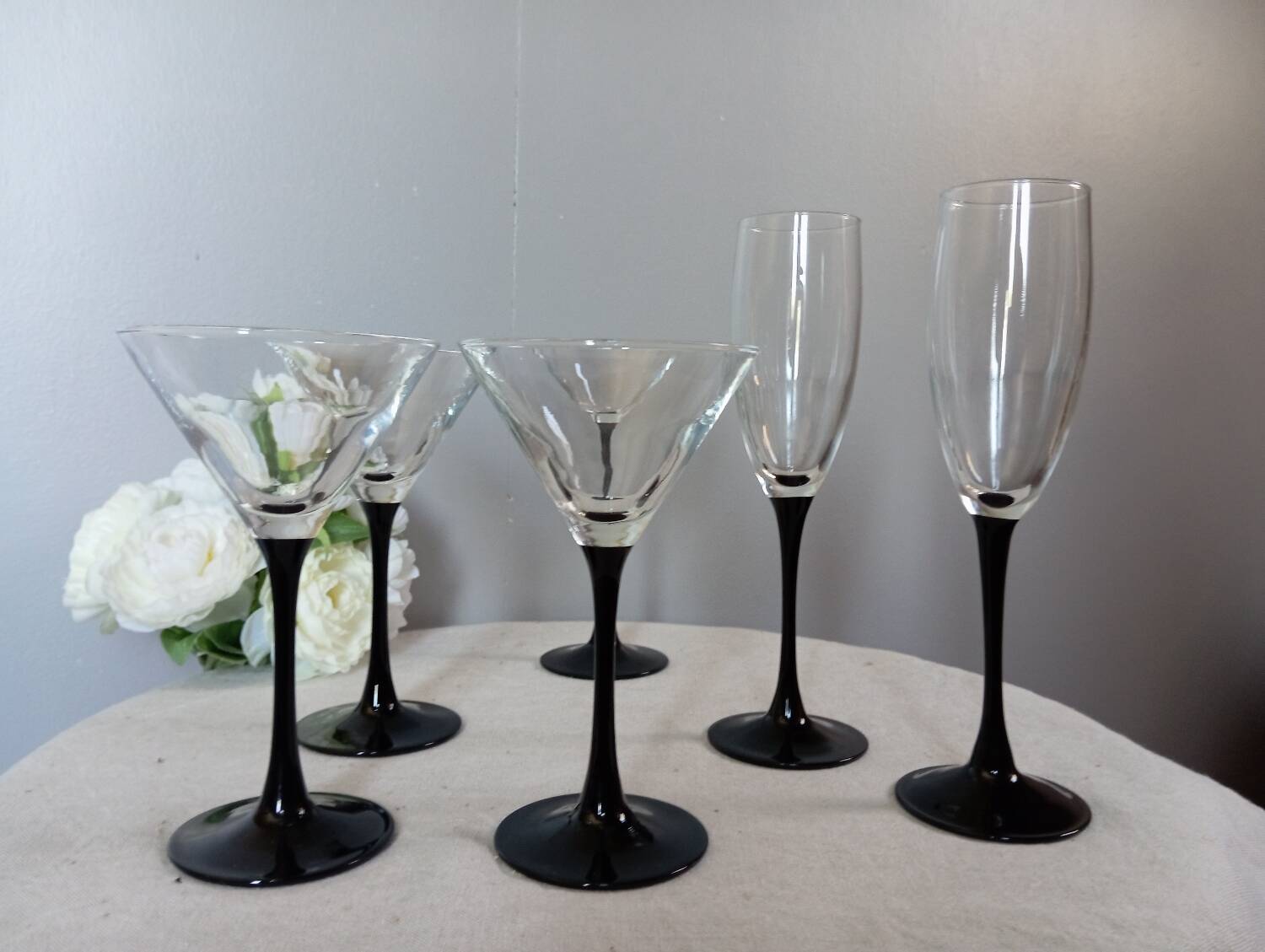 6 shiny black stemmed glasses domino collection by Luminarc, vintage 1980