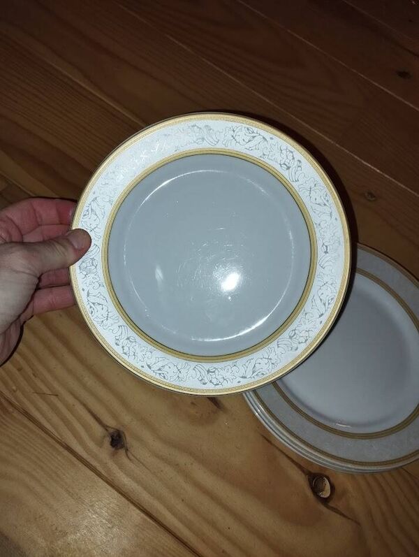 ensemble de vaisselle ancienne en porcelaine autrichienne – dorure –