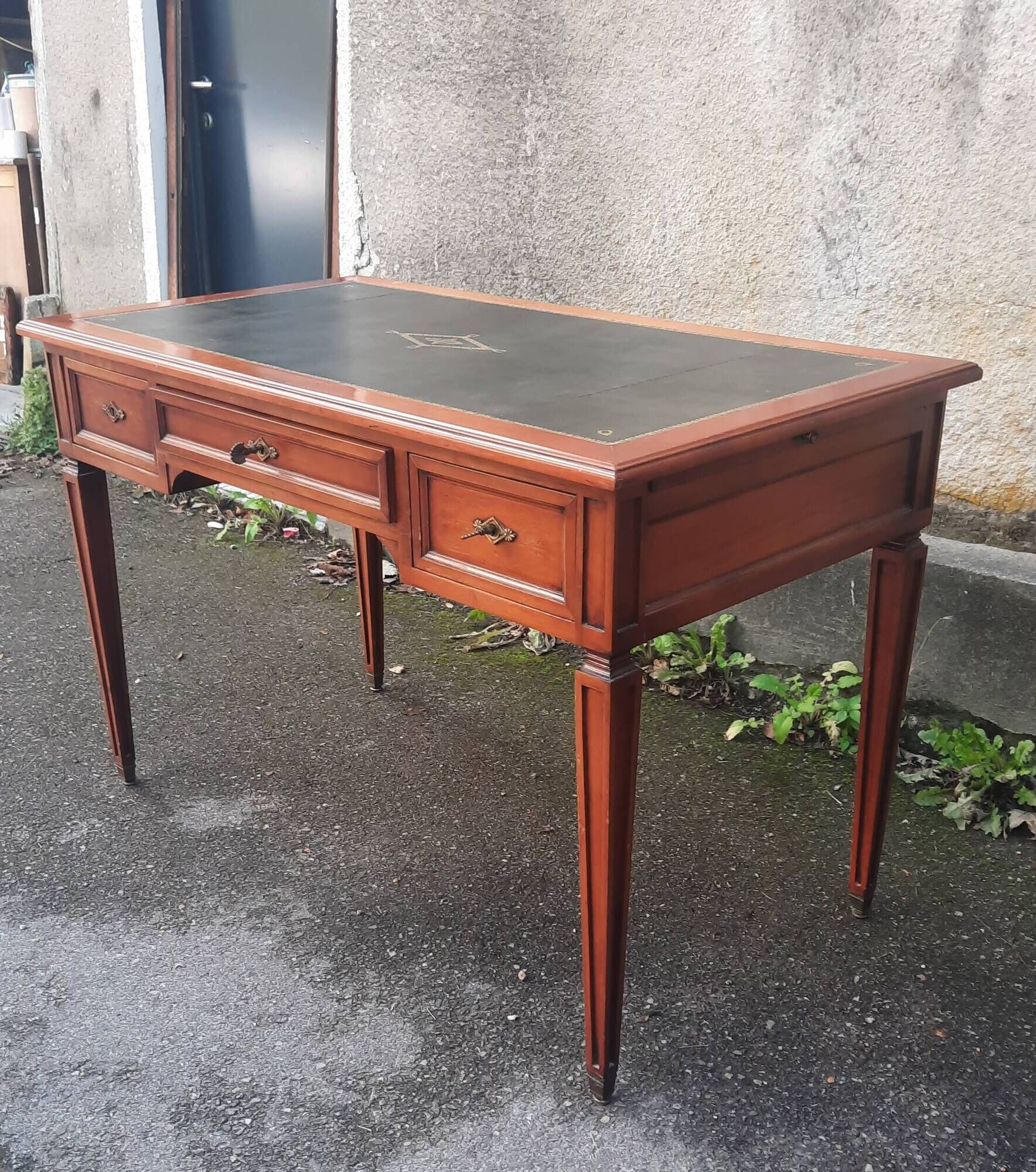 Cherry wood desk in Louis XVI style
