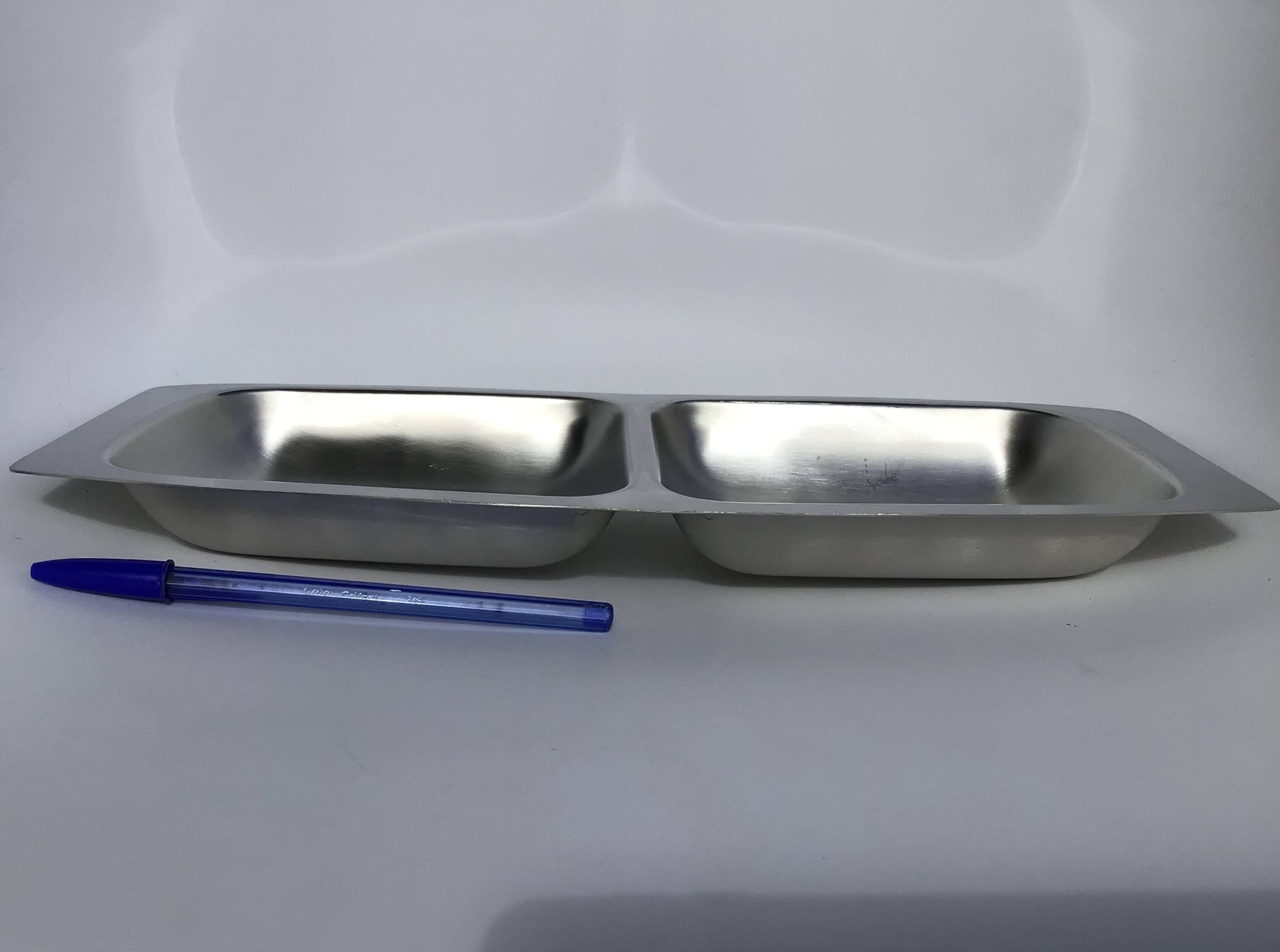 Brushed stainless steel double hollow plate