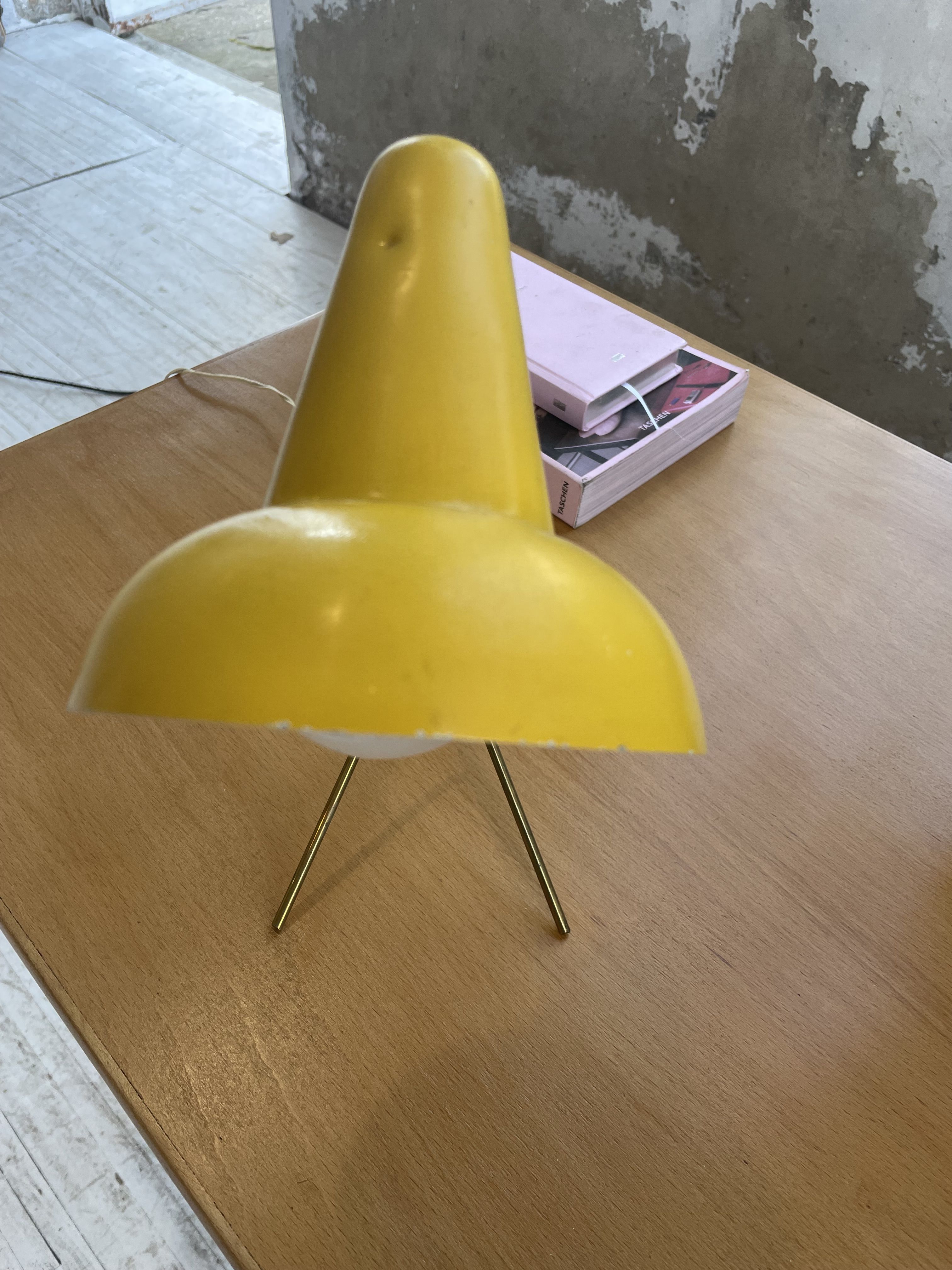 Lampe de bureau cocotte jaune