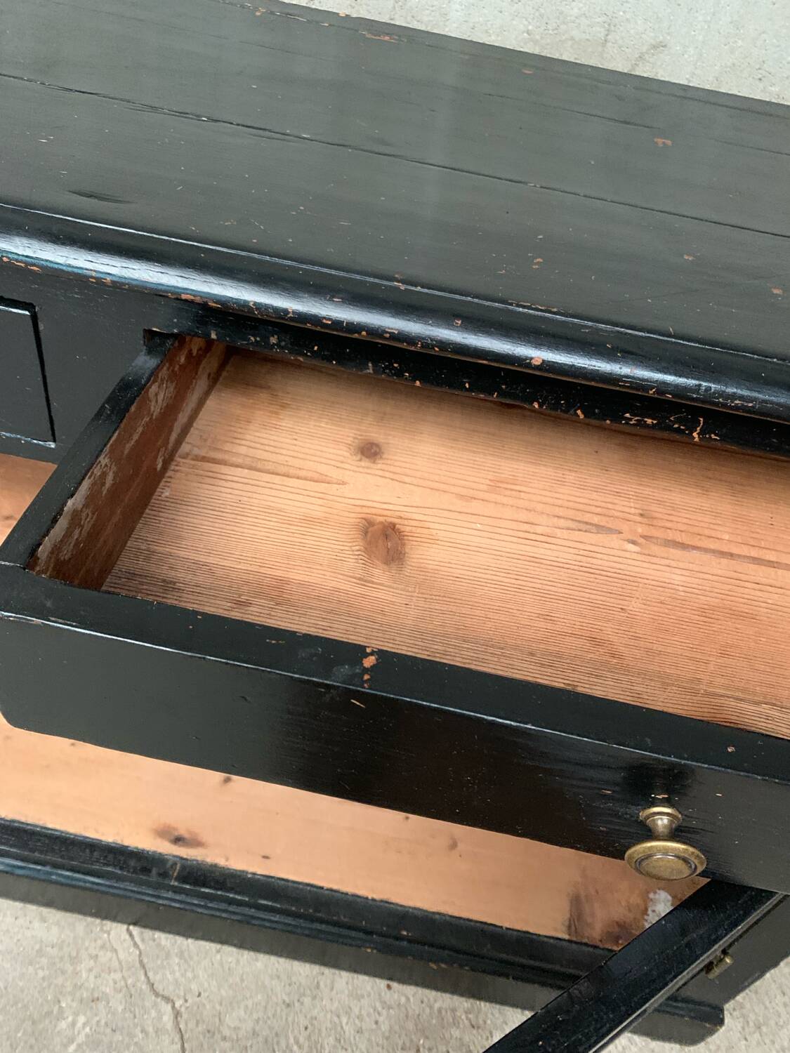 Black Parisian buffet