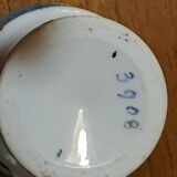 Fine English porcelain. Egg cup holder