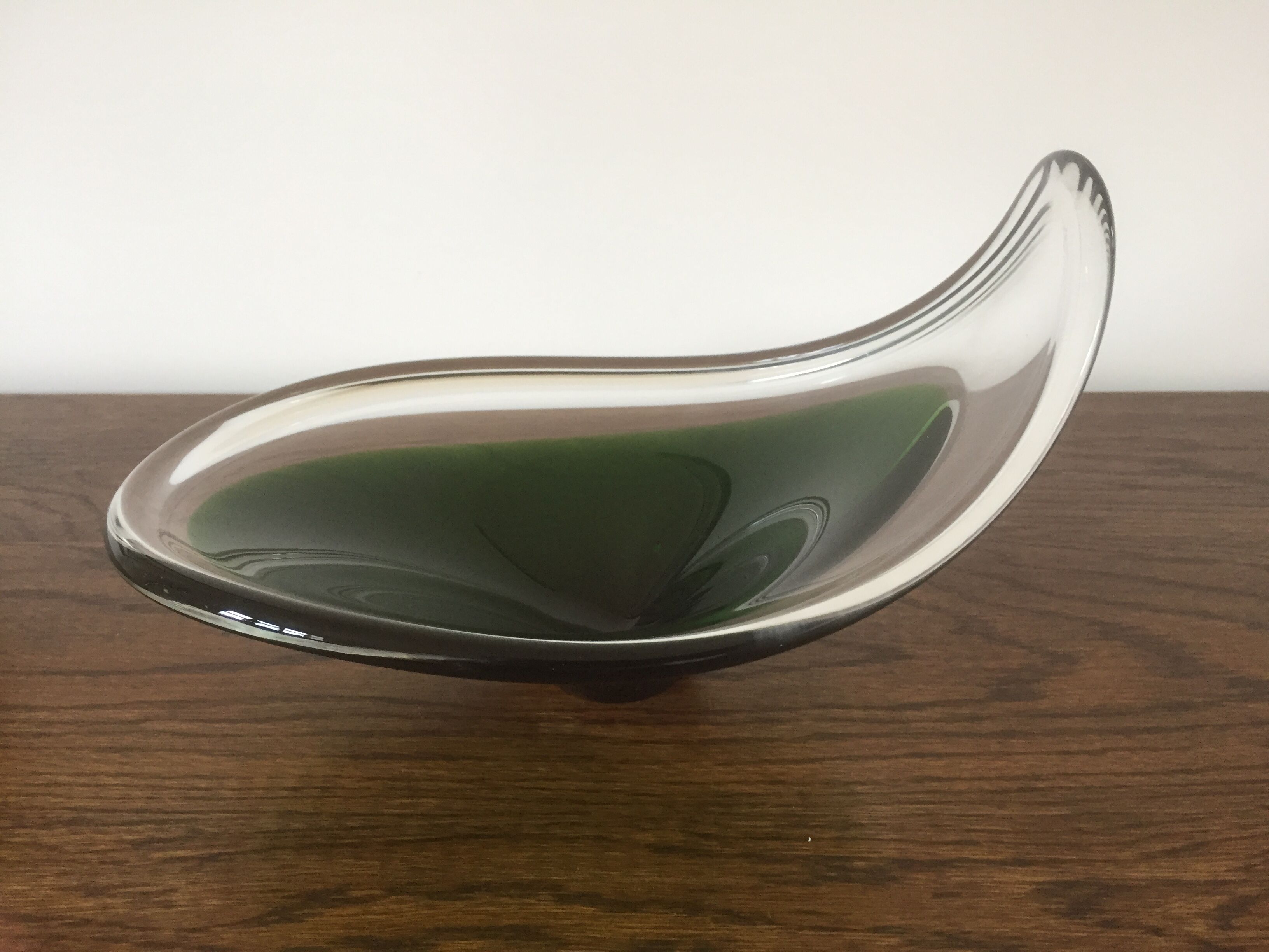 Mid Century Modern Swedish Flygsfors Green Freeform Art Glass Bowl - Paul Kedlev