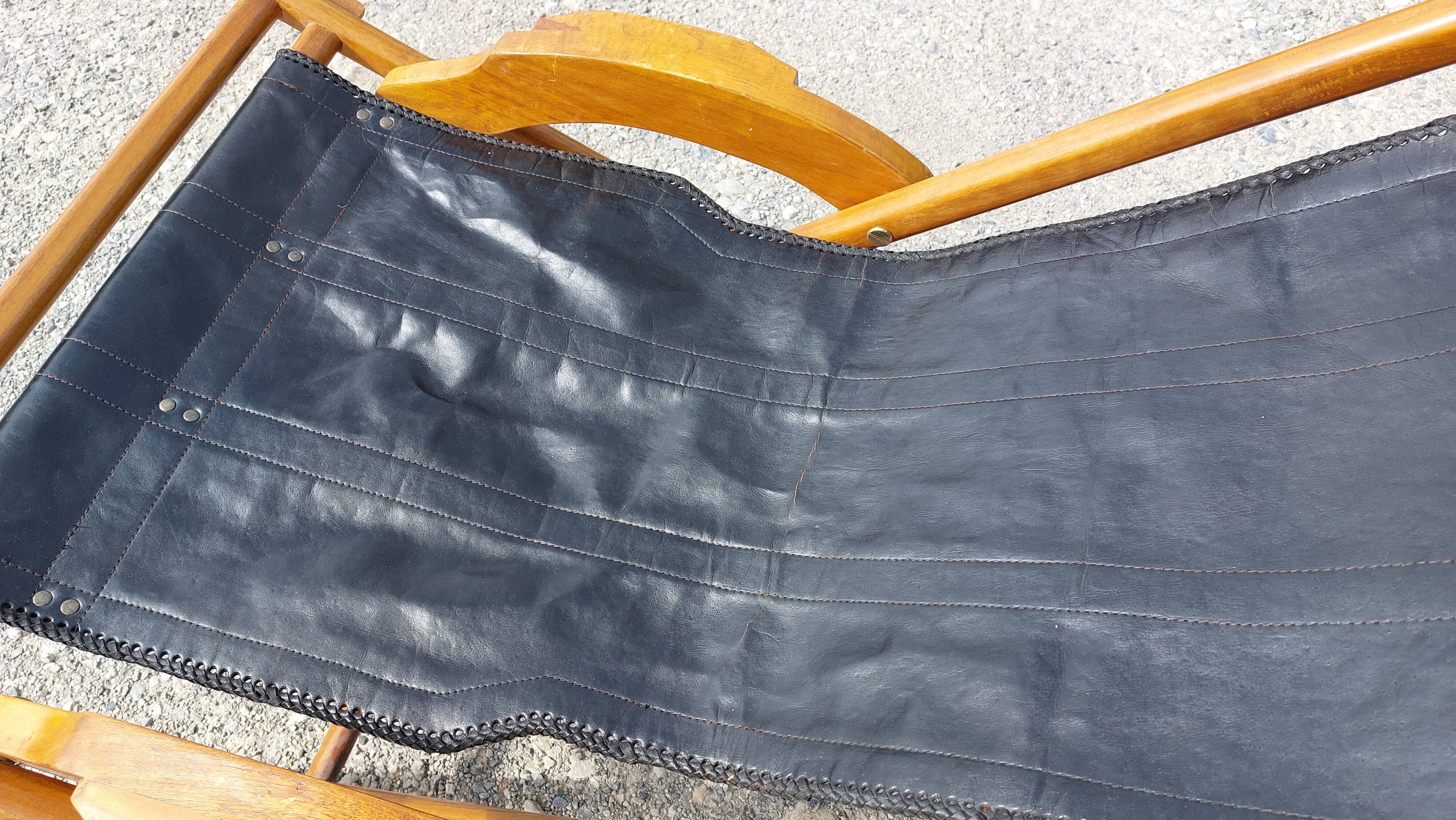 Old deckchair deck chair in wood and black leather - 40s