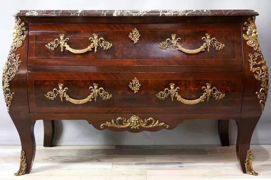 Antique chest of drawers in mahogany, Amboyna burl, red marble and bronze