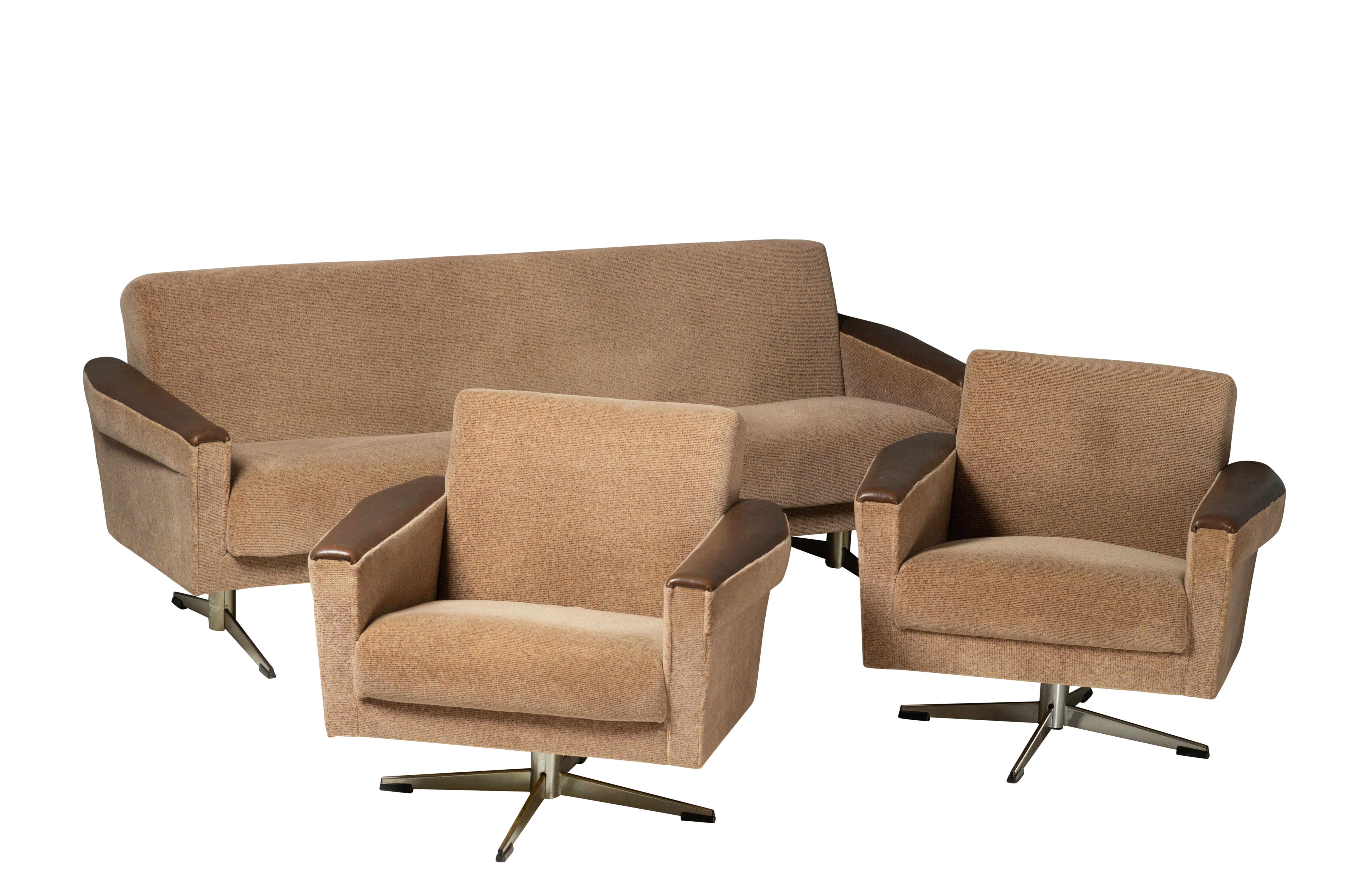 Fauteuils et canapé pivotants space age années 1970