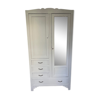 Armoire parisienne