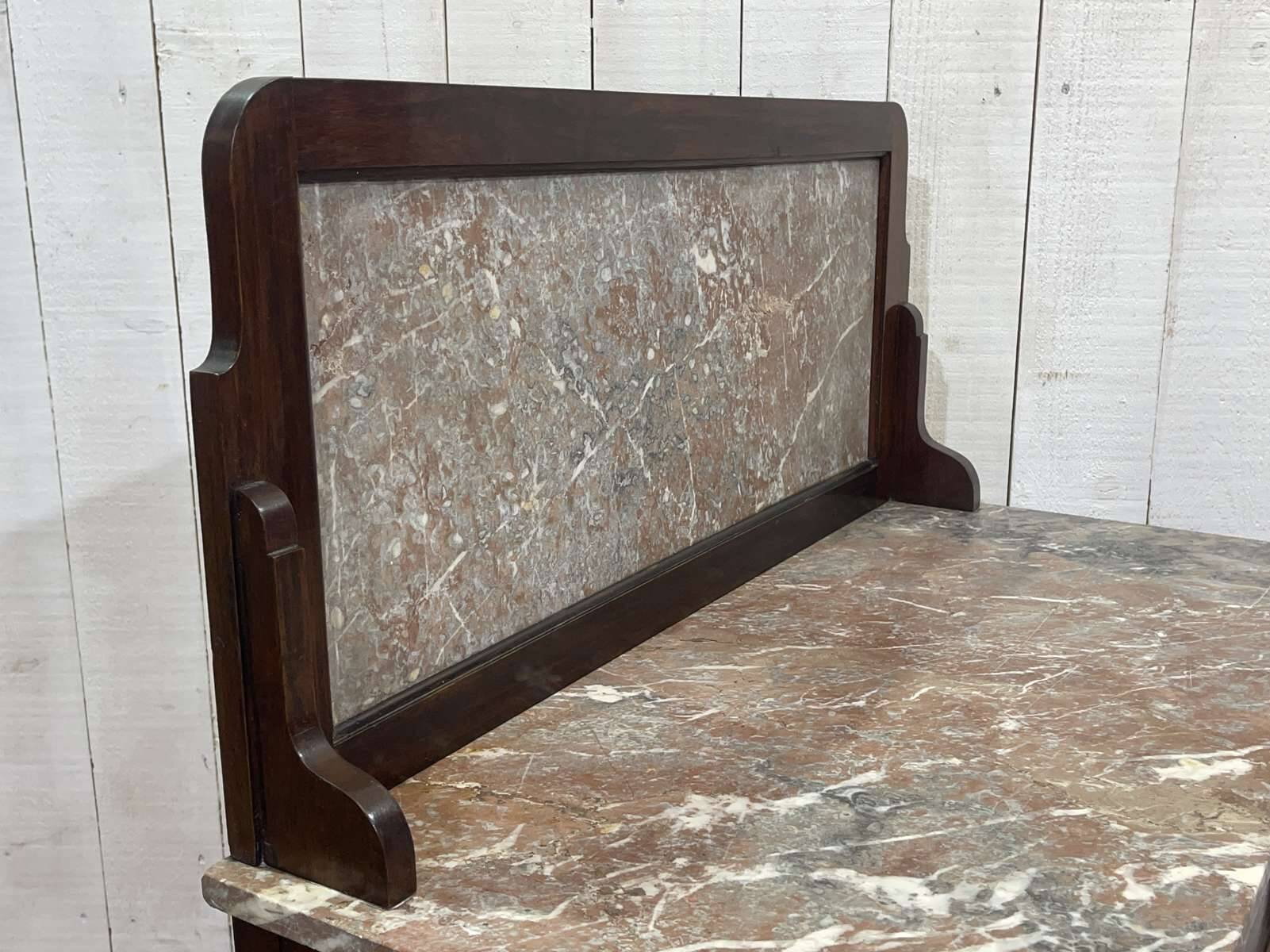 English toilet furniture in mahogany and marble from the early 20th century.