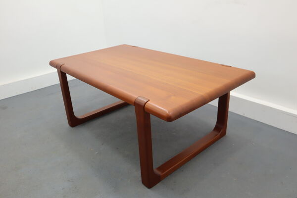 Table basse danoise du milieu du siècle par Niels Bach, années 1960
