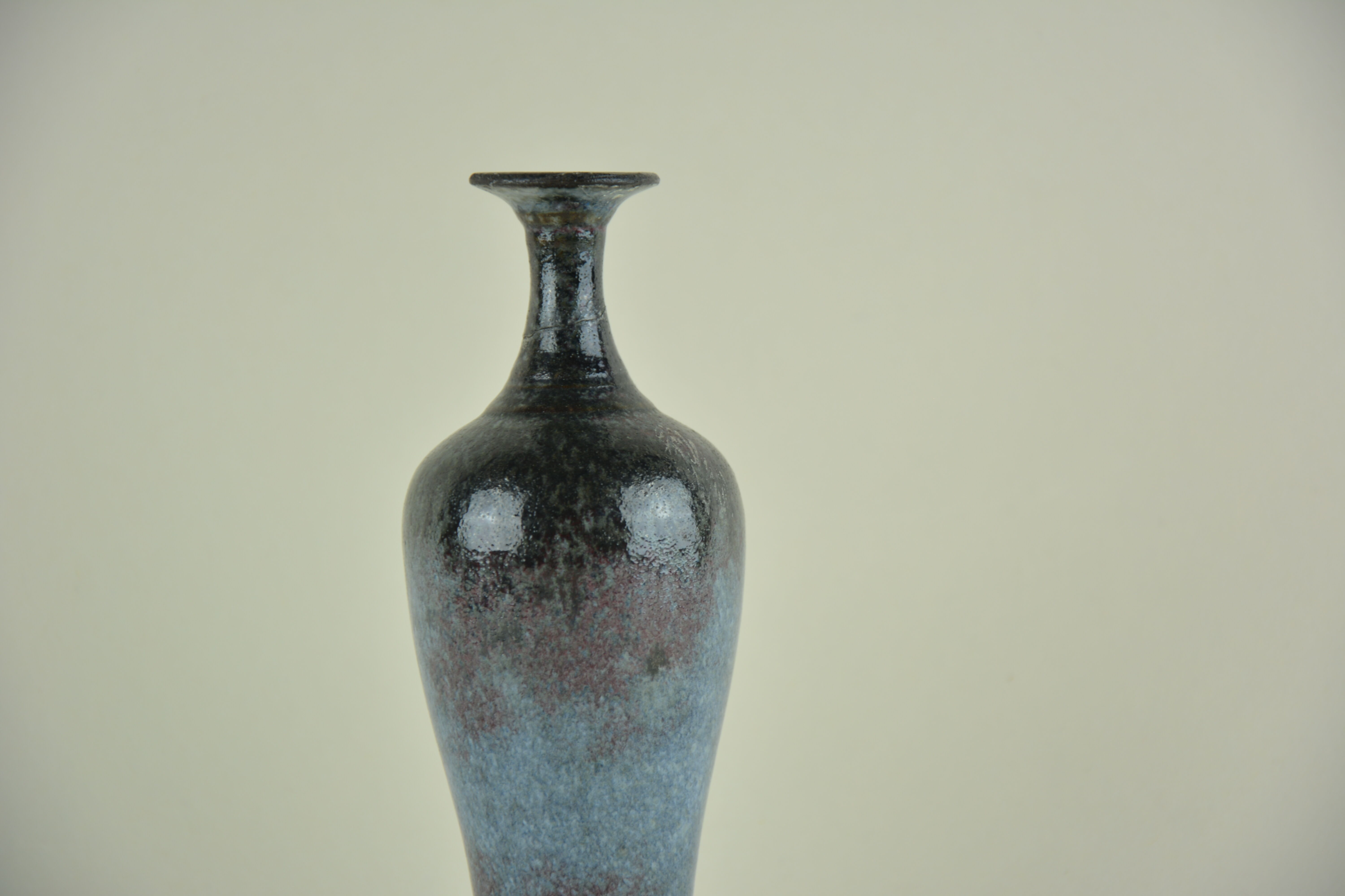 Soliflore bleu signé Roger Collet