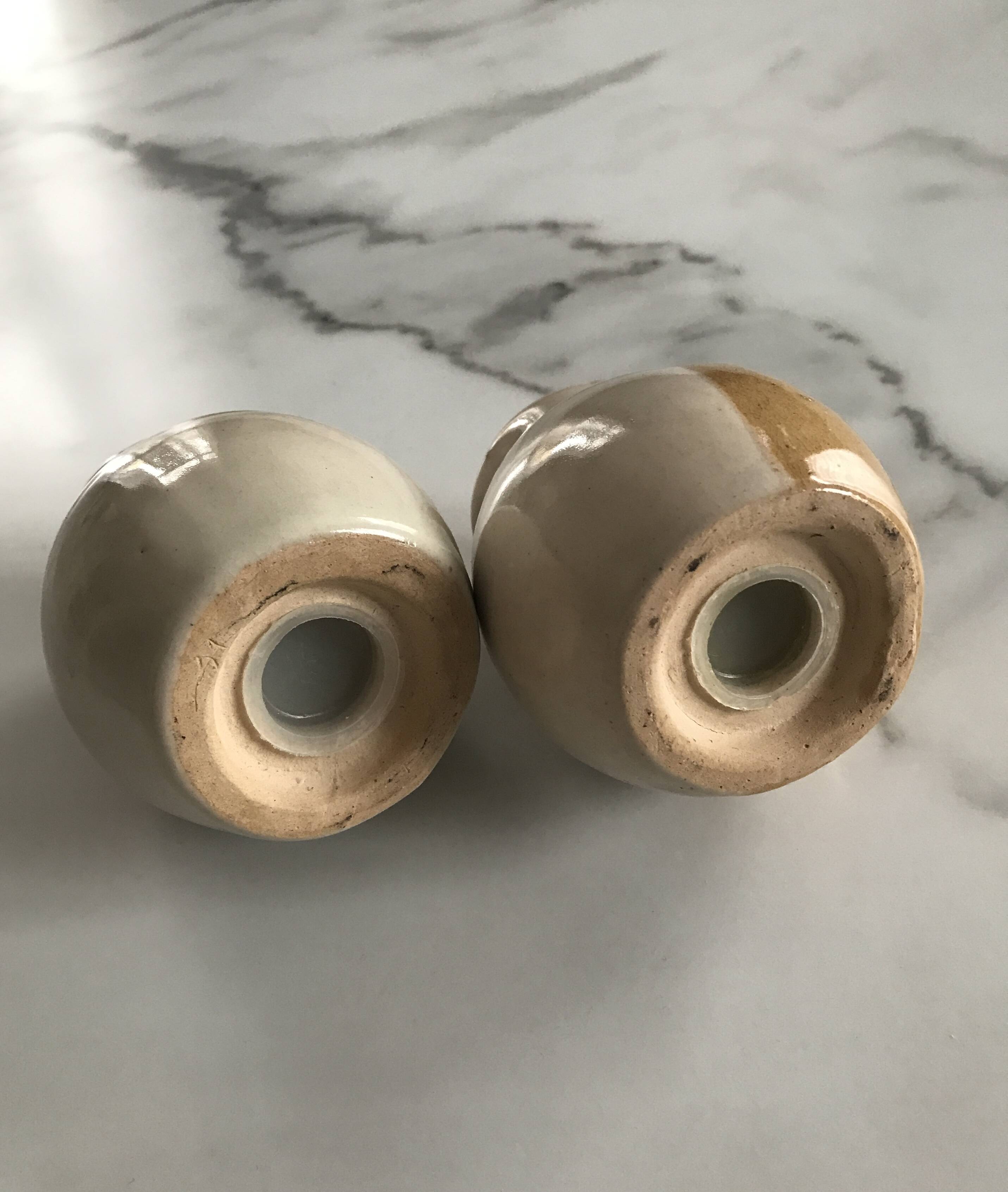 Ceramic salt and pepper shaker set